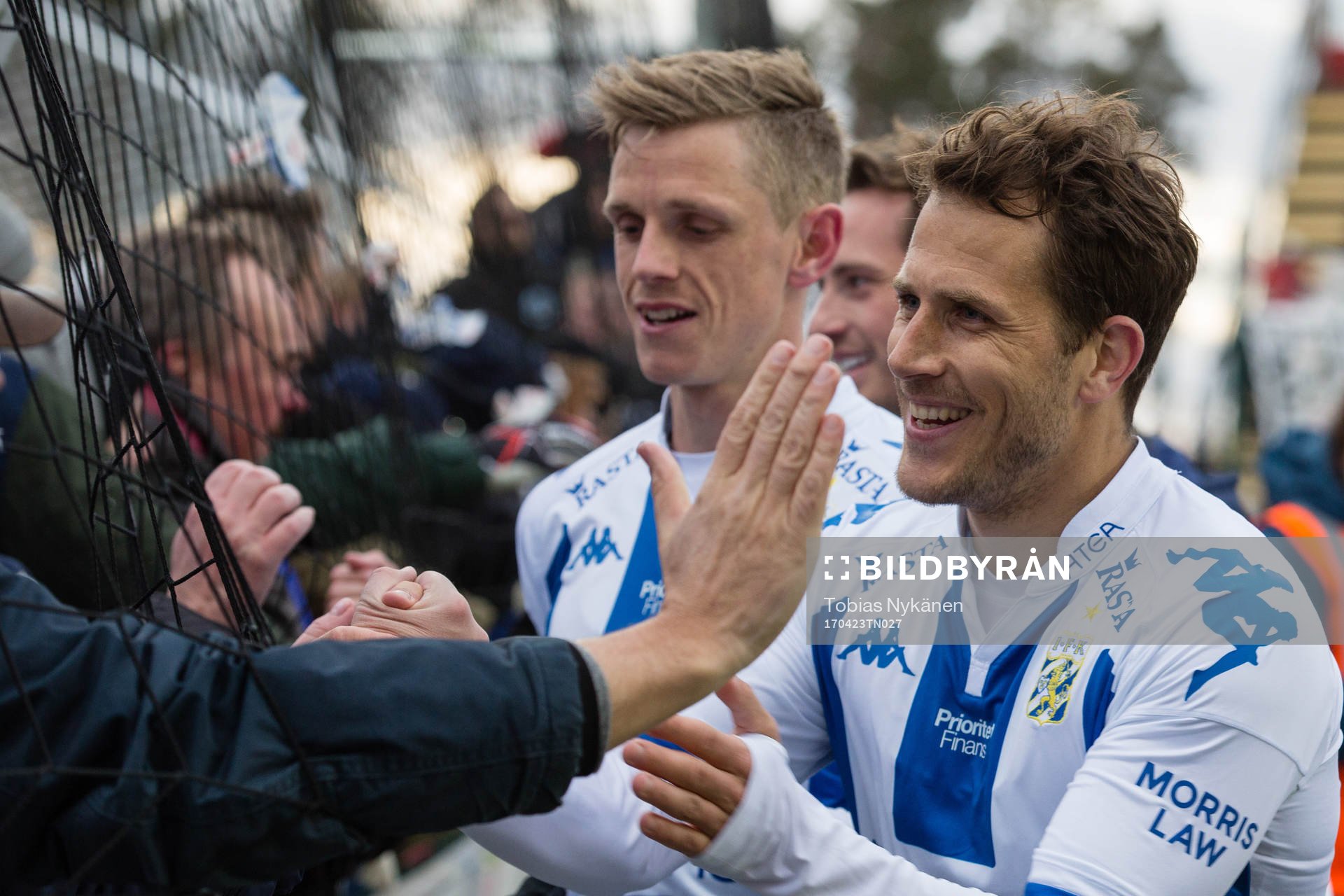 IFK Göteborgs Tobias Hysen tackar fansen