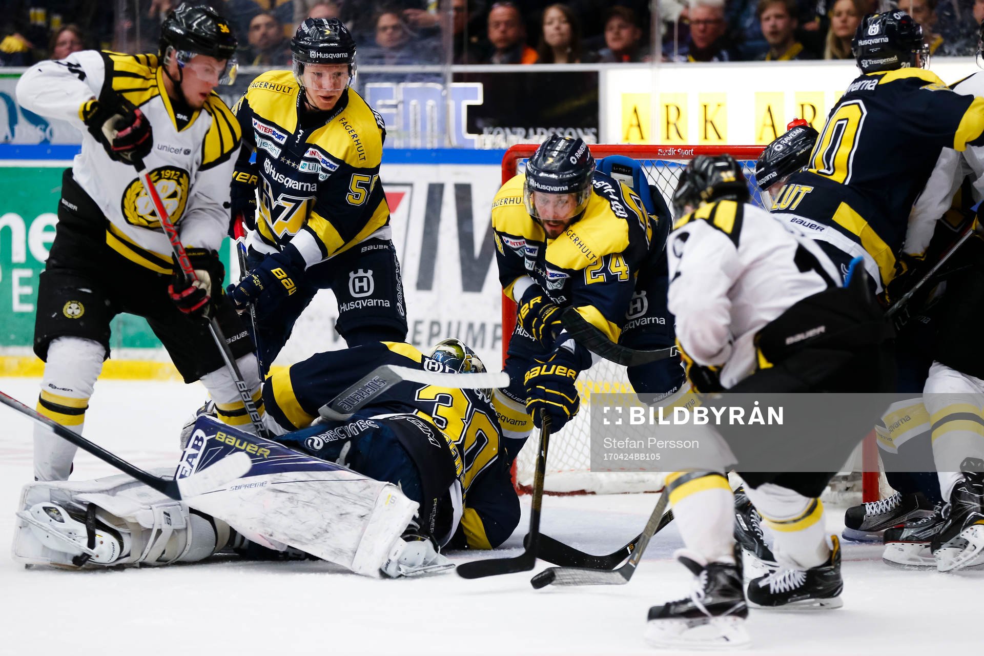 s Andreas Borgman , målvakt Linus Söderström och Erik