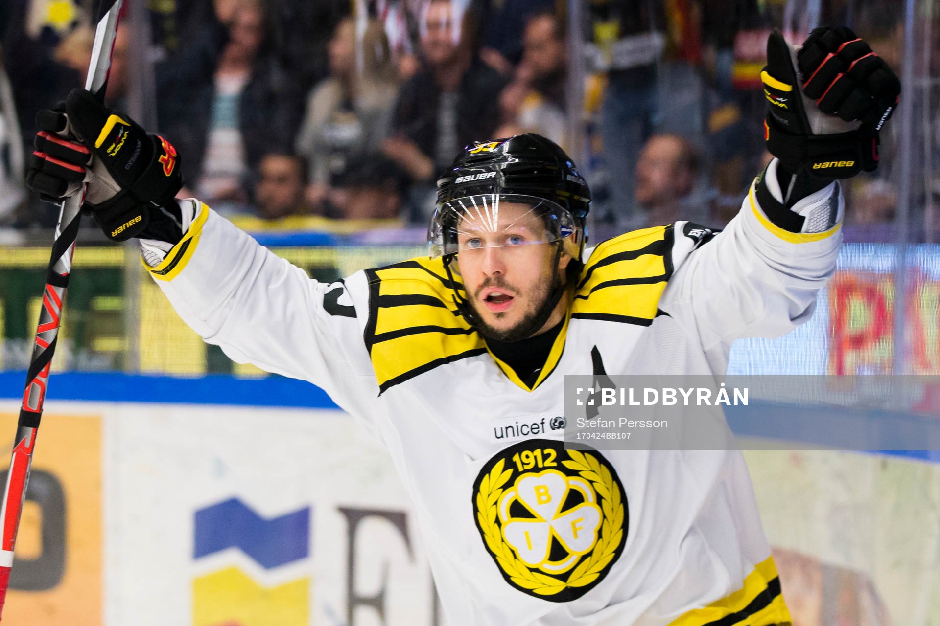 Brynäs Elias Fälth jublar