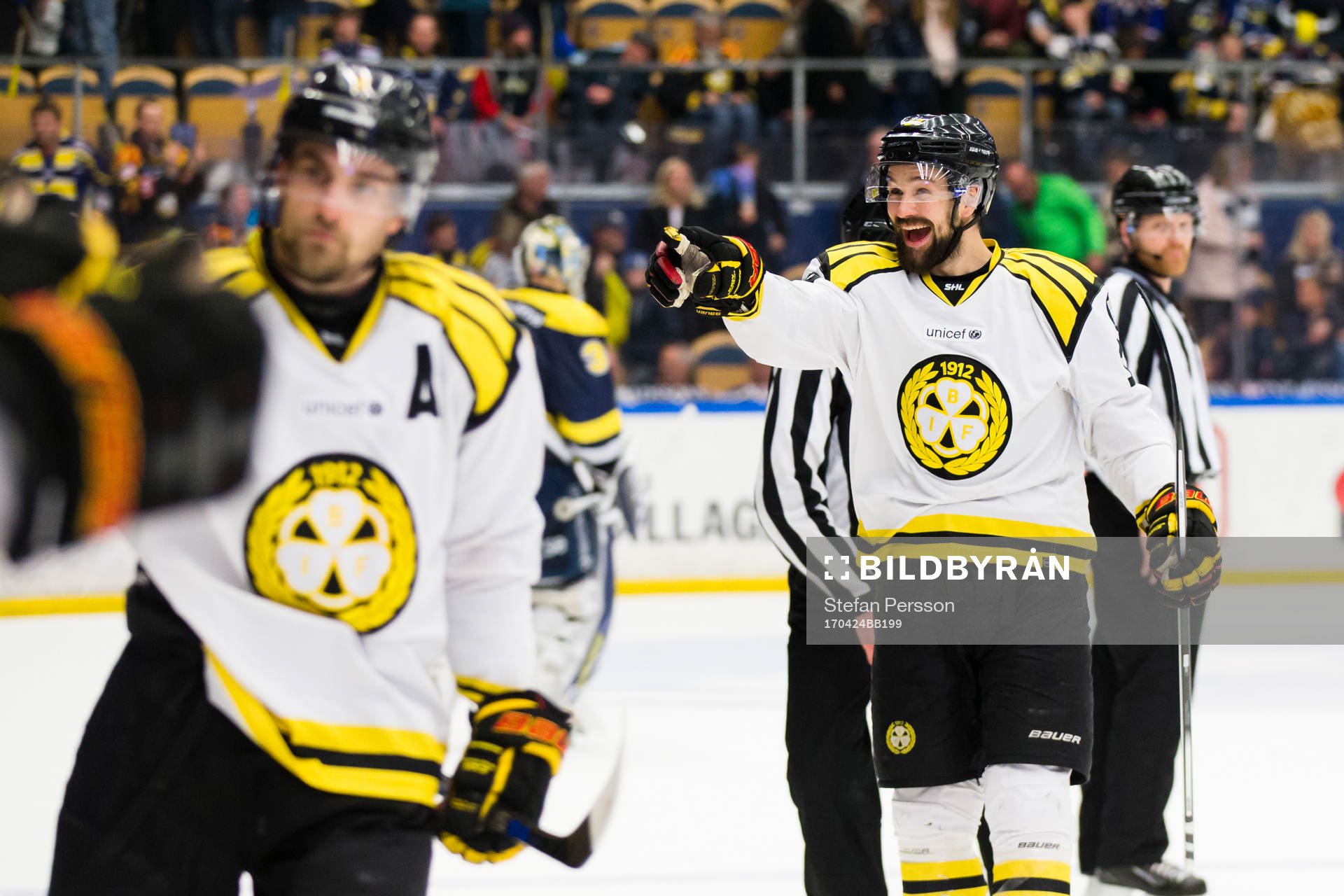 Brynäs Johan Alcén jublar