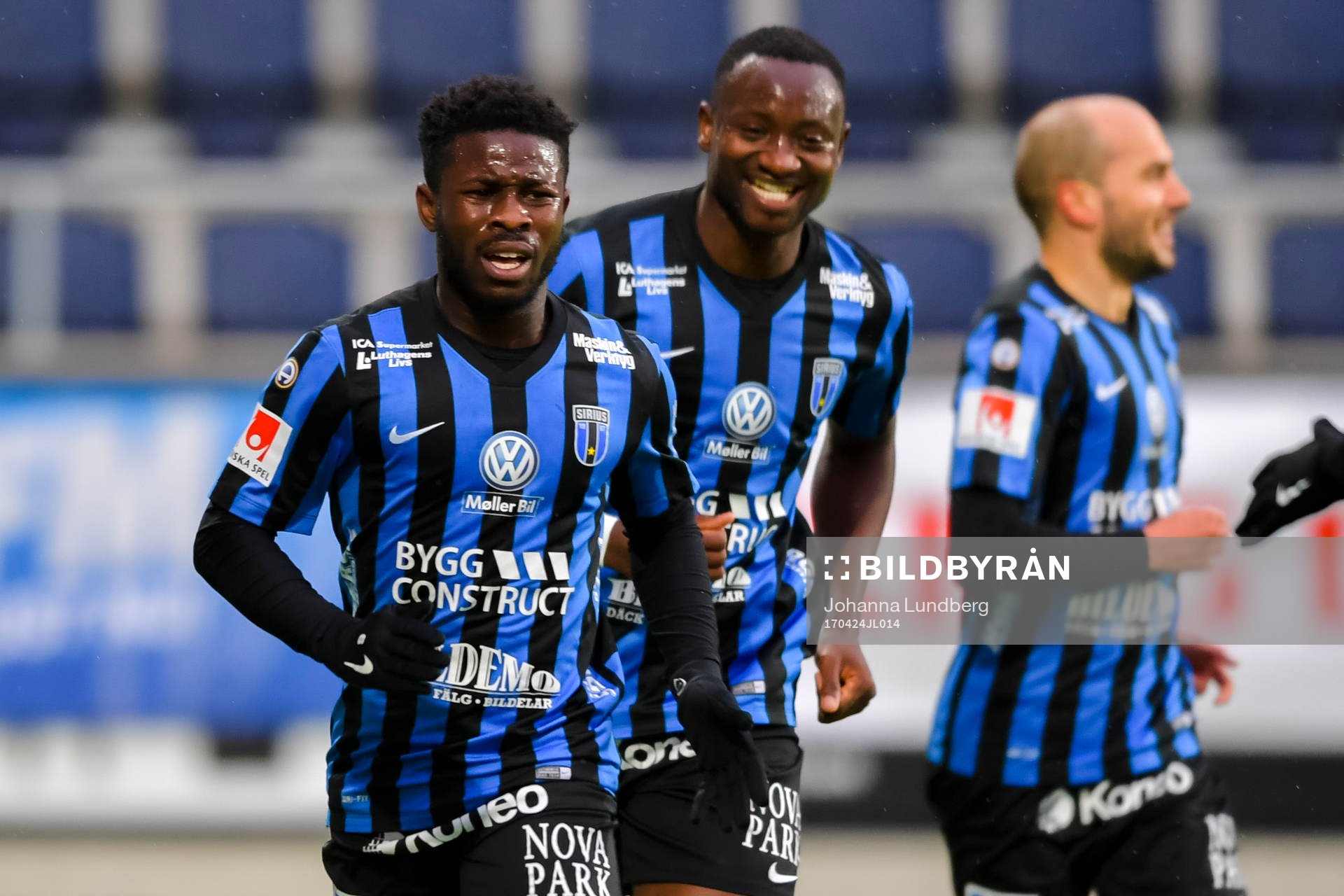 Sirius Kingsley Kofi Sarfo jublar