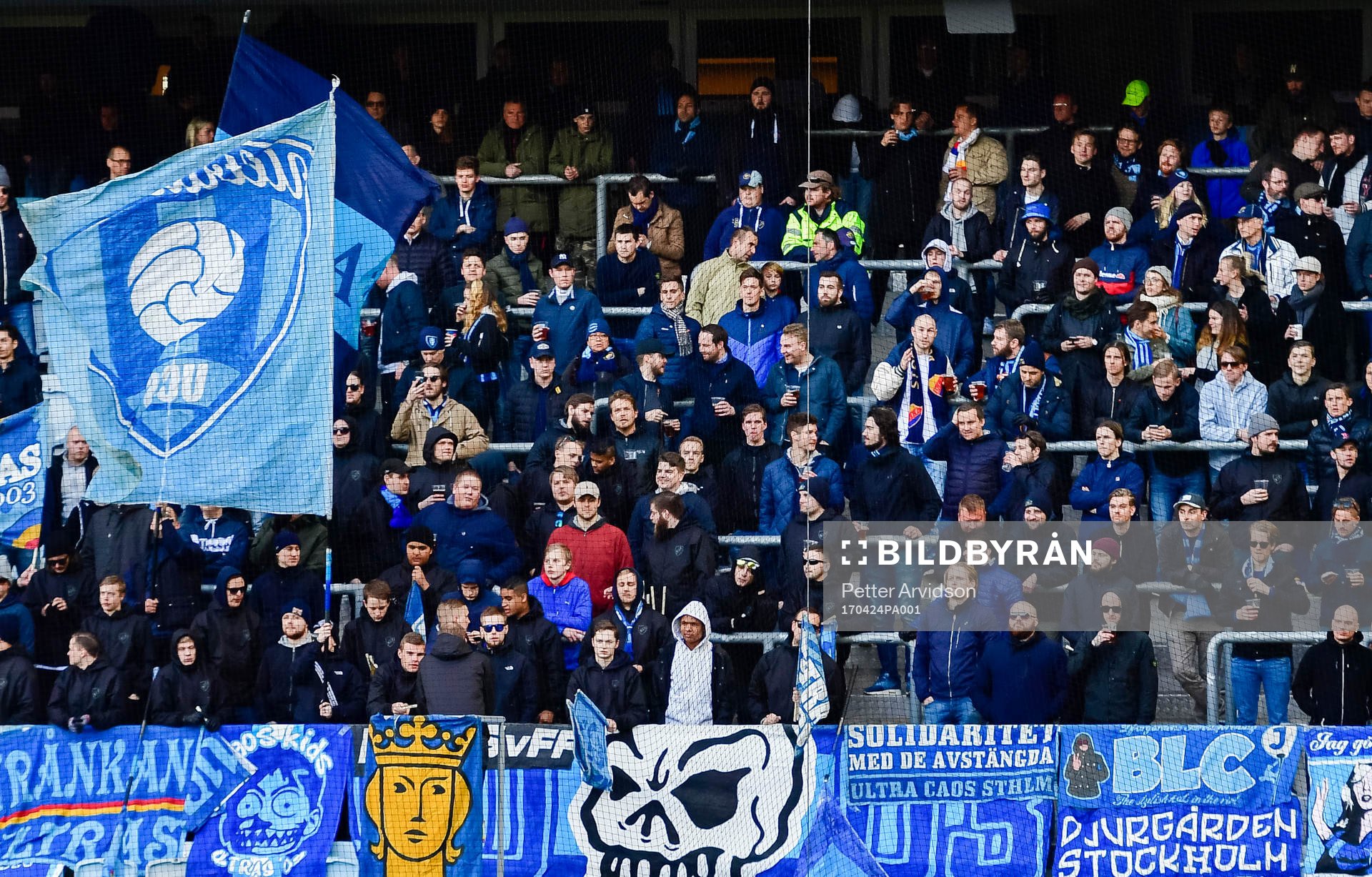 Djurgårdens supportar före fotbollsmatchen i Allsvenskan