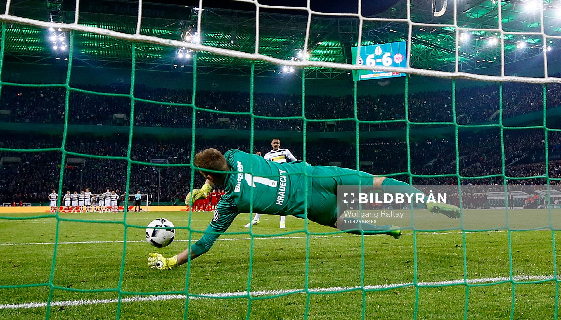  Football Soccer - Borussia Monchengladbach v Eintracht Frankfurt - DFB Pokal Semi Final - Borussia-Park, Monchengladbach, Germany - 25/4/17 Borussia Monchengladbach's Djibril Sow misses a penalty during the penalty shootout Reuters / Wolfgang Rattay Livepic DFL RULES TO LIMIT THE ONLINE USAGE DURING MATCH TIME TO 15 PICTURES PER GAME. IMAGE SEQUENCES TO SIMULATE VIDEO IS NOT ALLOWED AT ANY TIME. FOR FURTHER QUERIES PLEASE CONTACT DFL DIRECTLY AT + 49 69 650050      DFB RULES PROHIBIT USE IN MMS SERVICES VIA HANDHELD DEVICES UNTIL TWO HOURS AFTER A MATCH AND ANY USAGE ON INTERNET OR ONLINE MEDIA SIMULATING VIDEO FOOTAGE DURING THE MATCH.