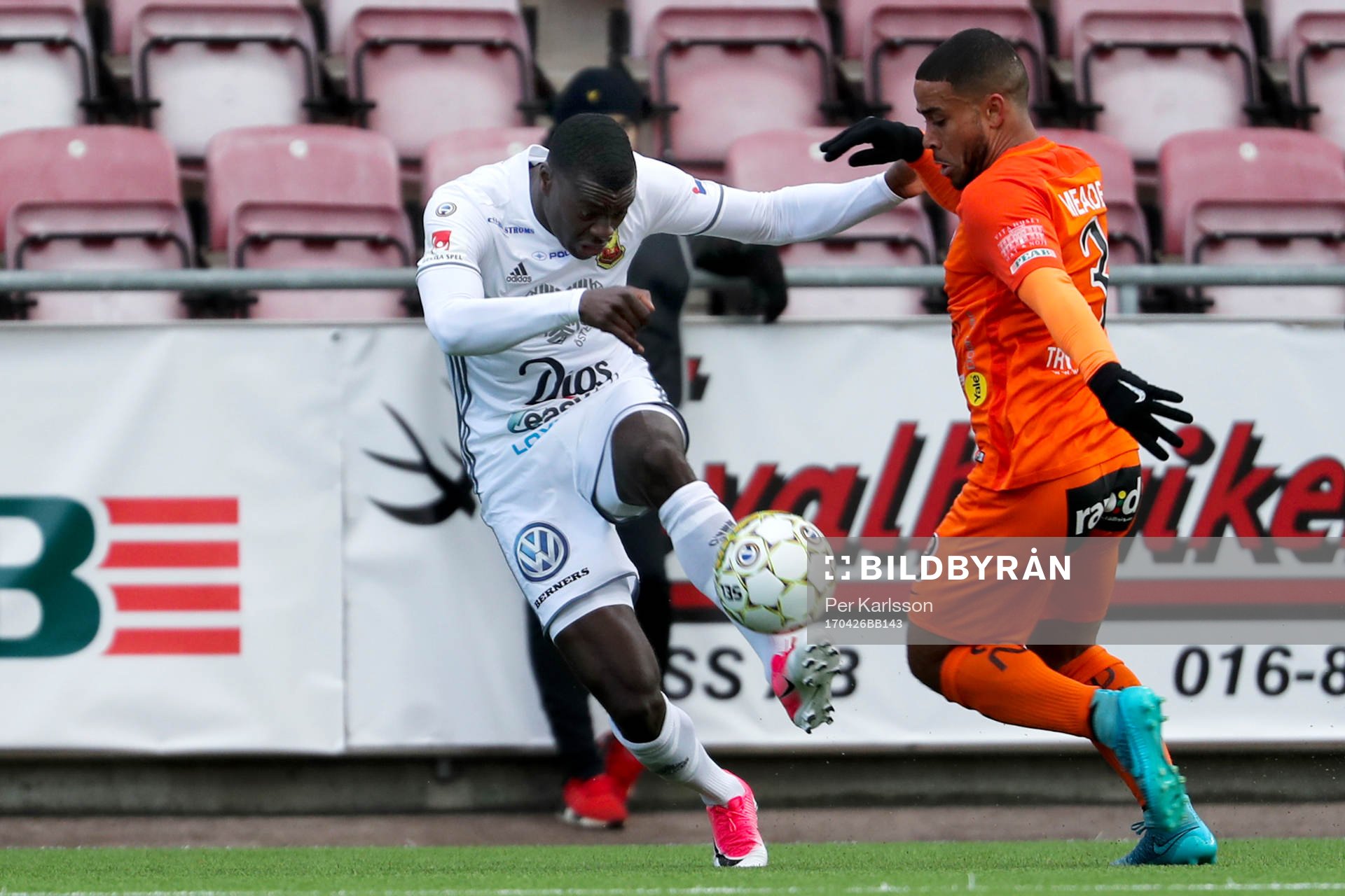 AFC Eskilstunas Jernade Meade och Östersunds Ken Sema
