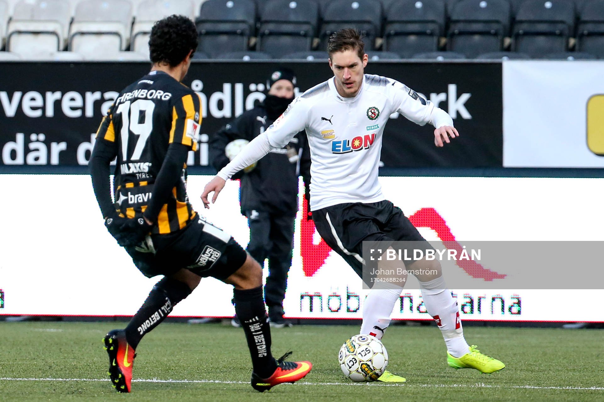 Örebros Victor Sköld och Häckens Daleho Irandust