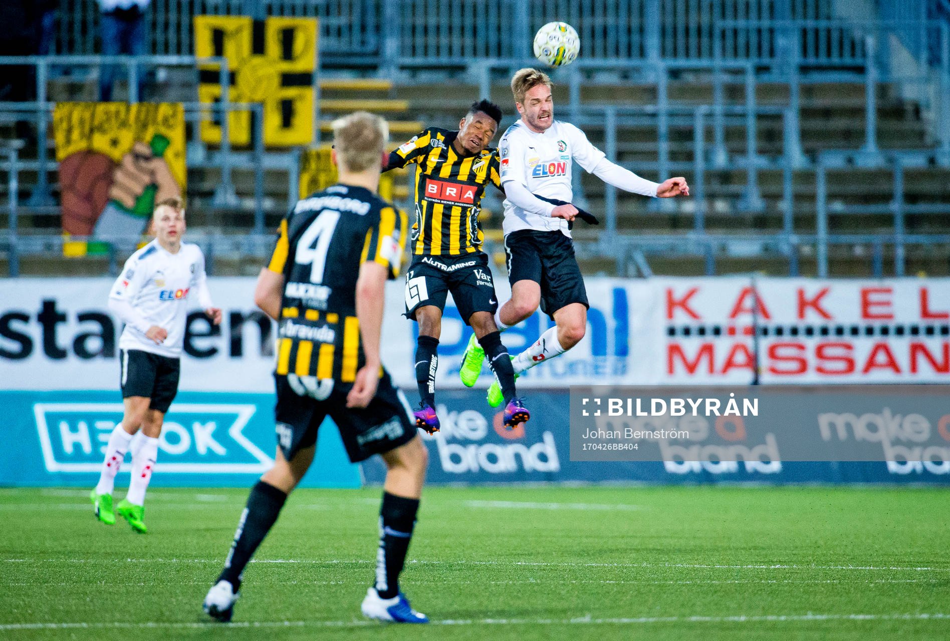 Häckens Nasiru Mohammed och Örebros Martin Lorentzson