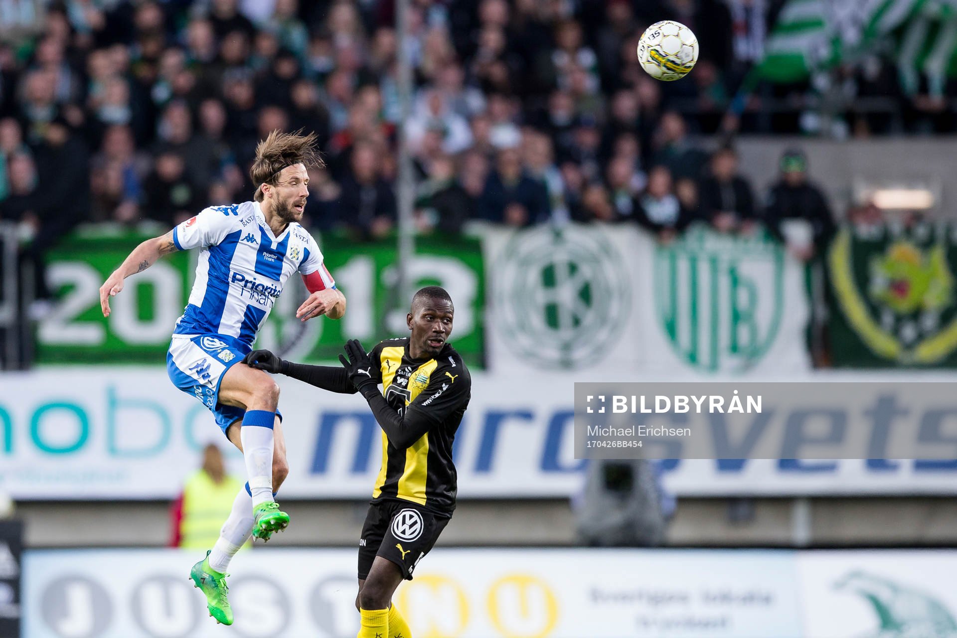 IFK Göteborgs Mattias Bjärsmyr nickar undan en boll