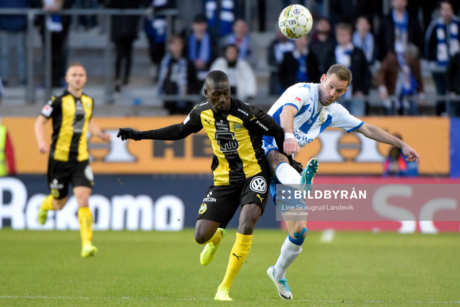 Hammarbys Pa Amat Dibba och IFK Göteborgs Emil Salomonsson
