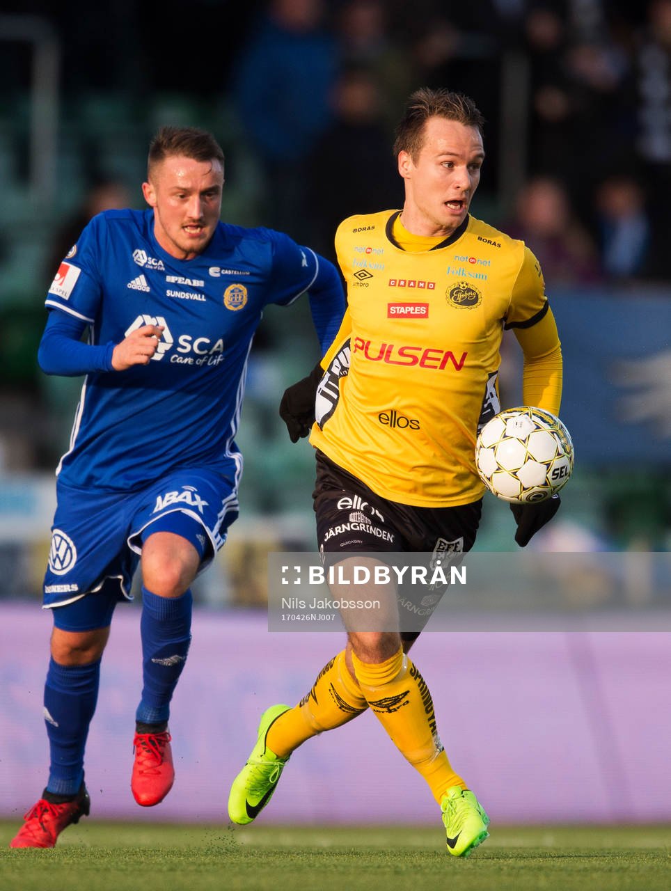 Sundsvalls Smajl Suljevic och Elfsborgs Viktor Prodell
