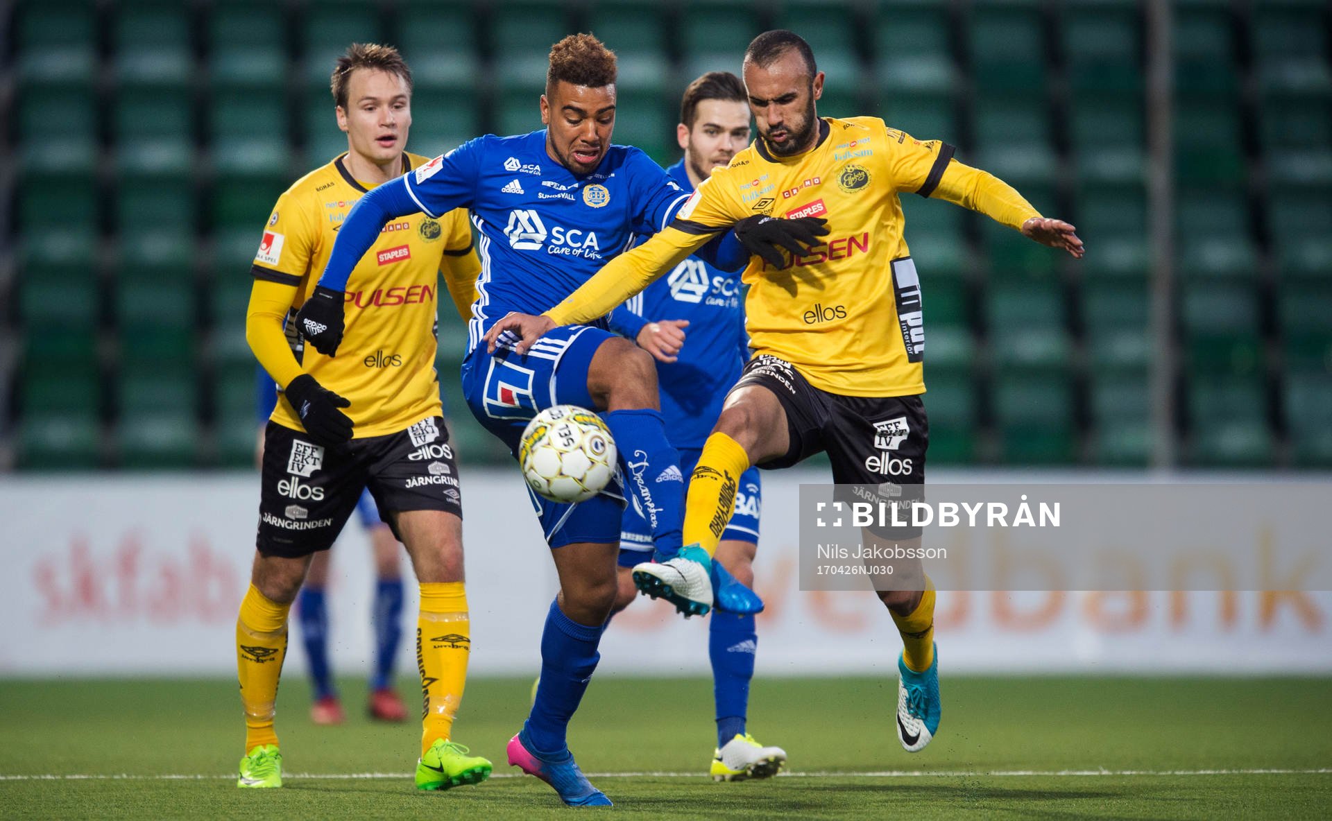 Sundsvalls Noah Sonko Sundberg och Elfsborgs Issam Jebali