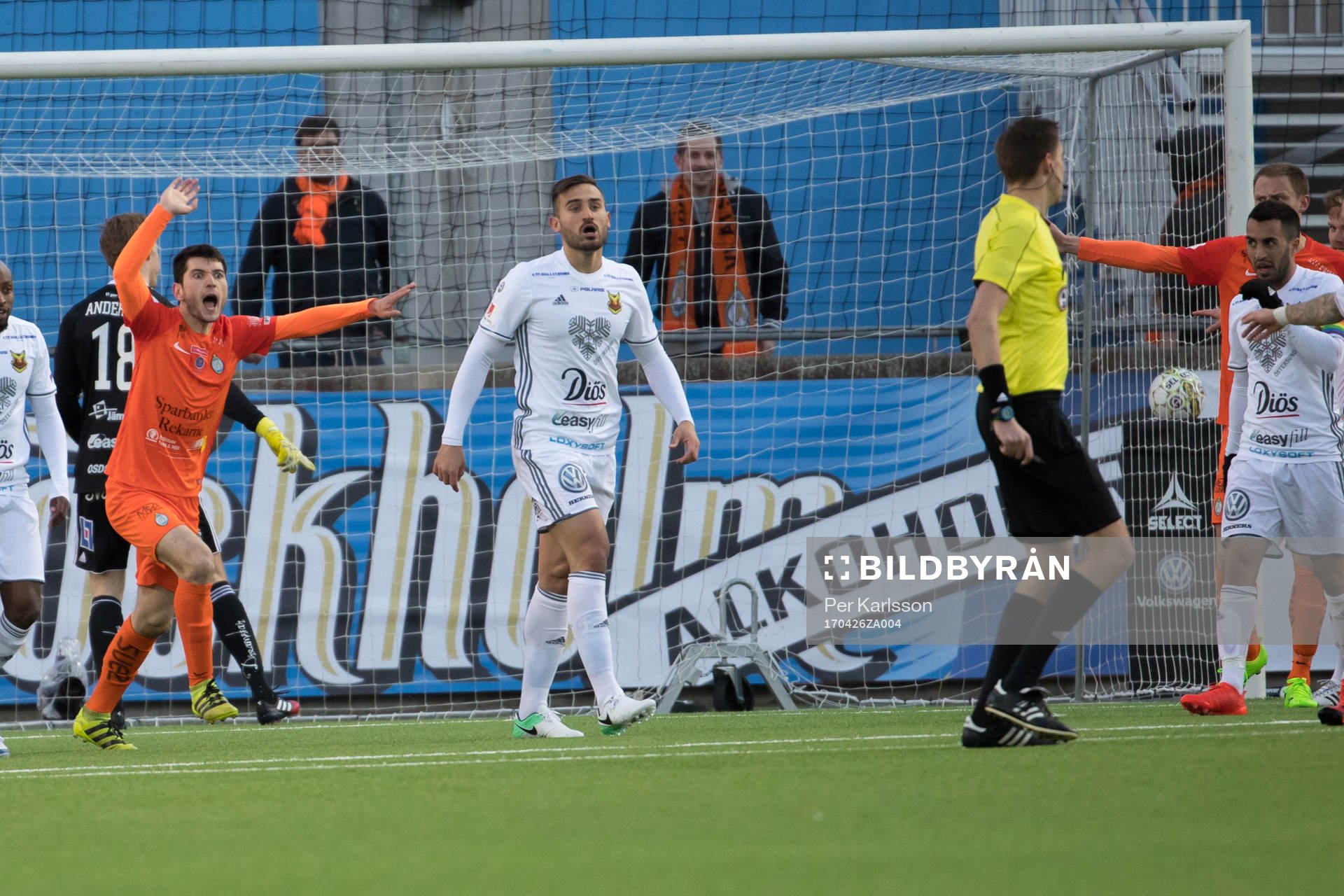 AFC Eskilstunas Ansel Raskaj irriterad på domare Magnus