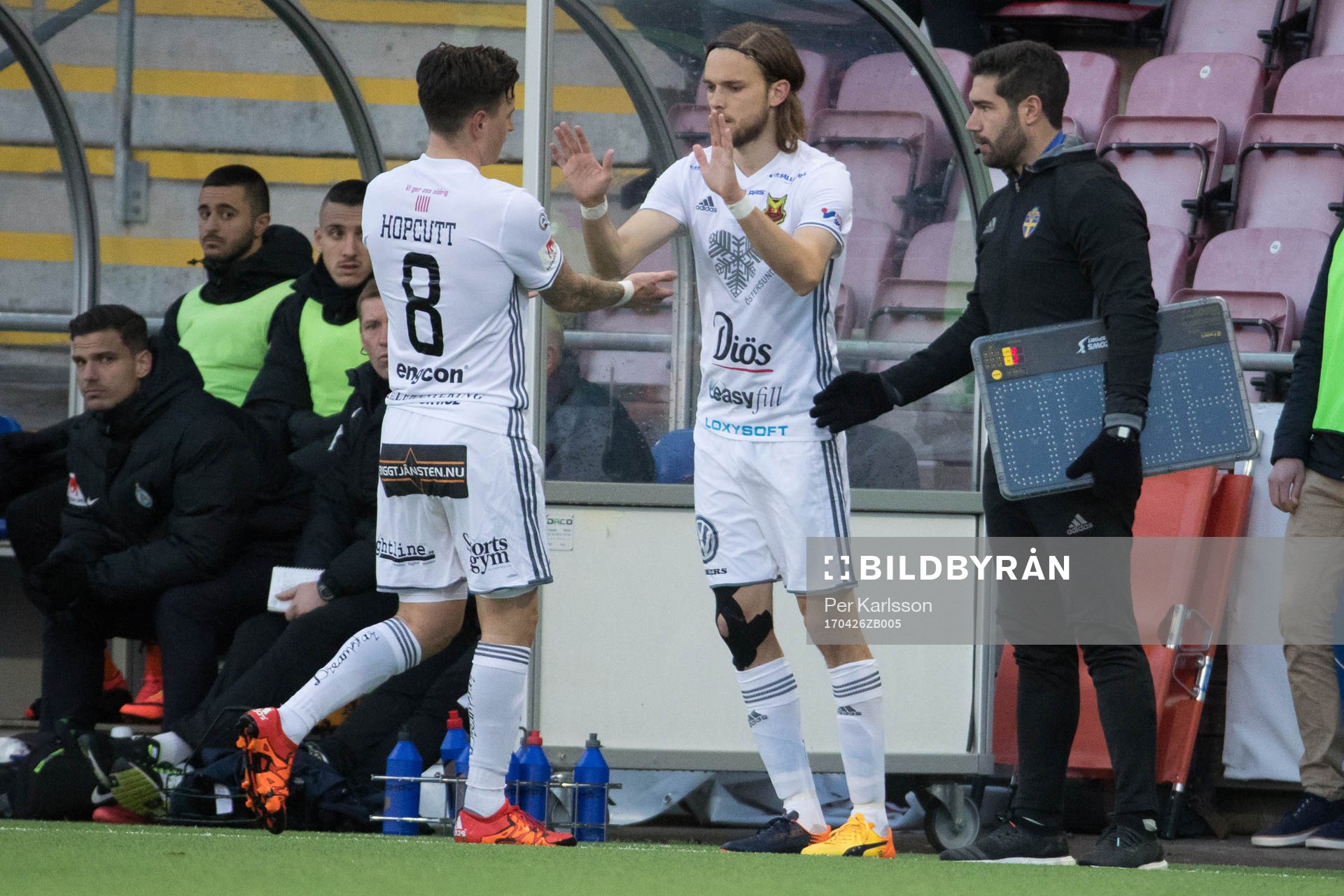 Östersund gör ett byte, Jamie Hopcutt går av och Tom