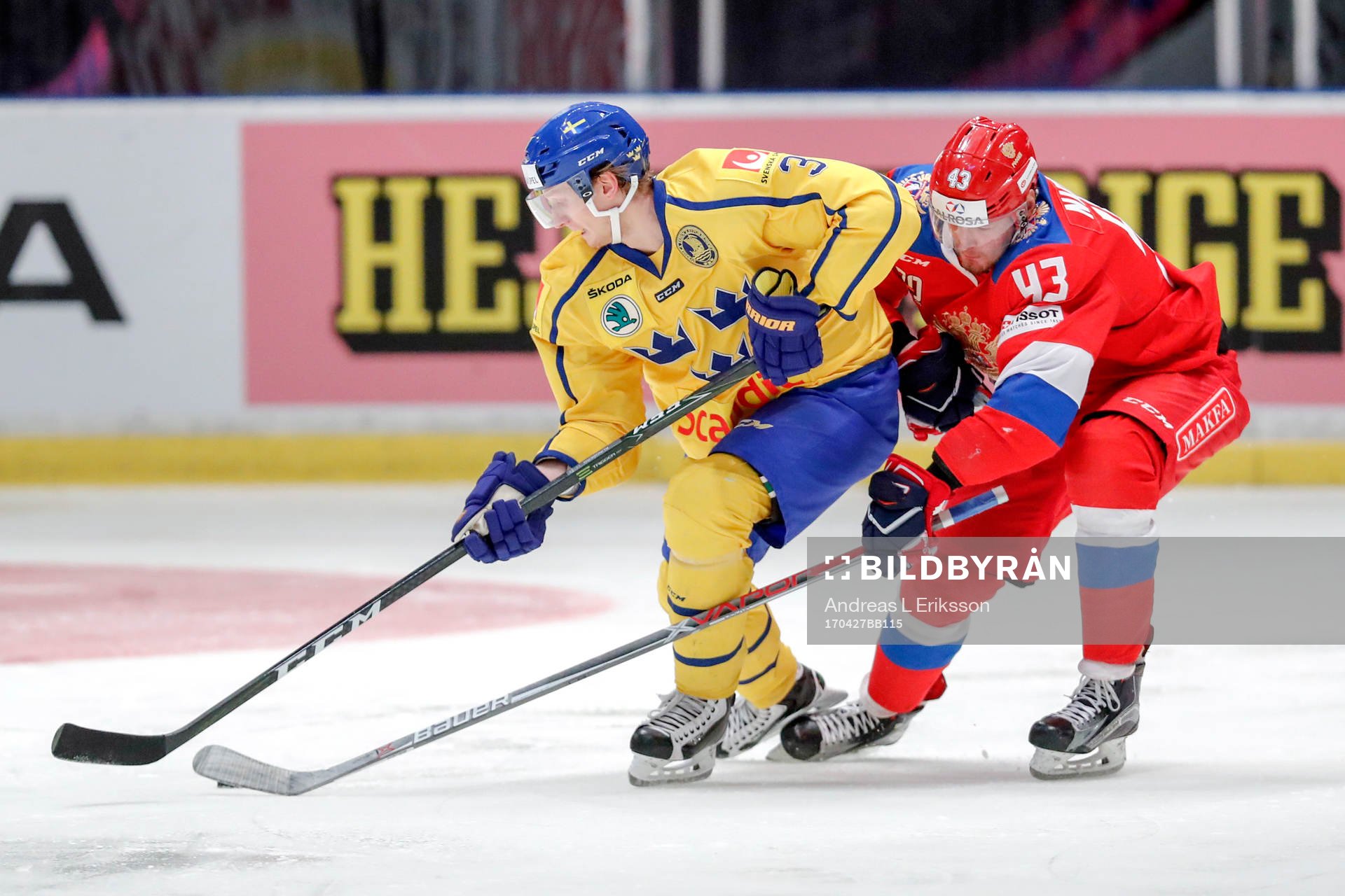 Sveriges John Klingberg och Rysslands Valeriy Nichushkin