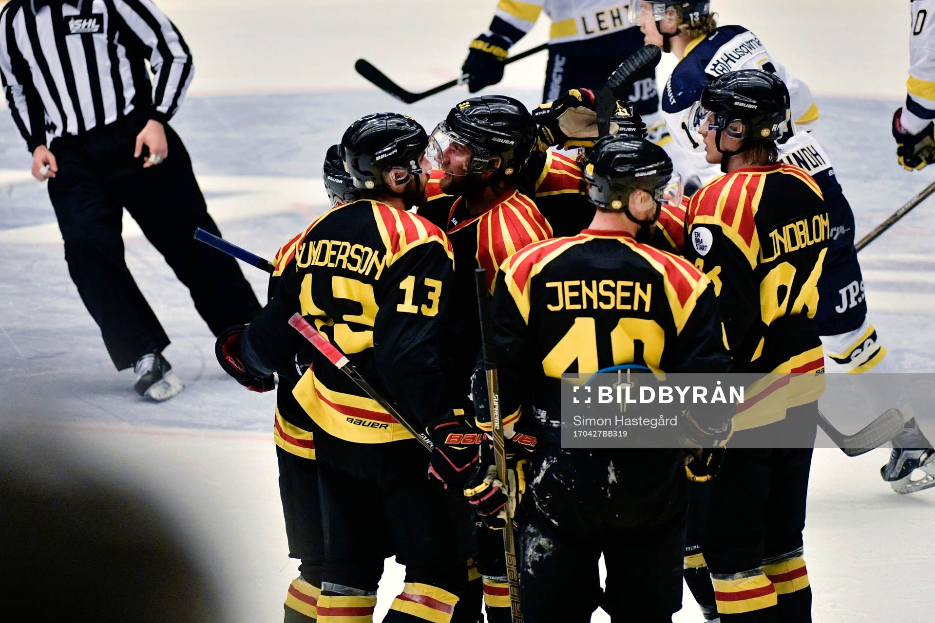 Brynäs spelare jublar