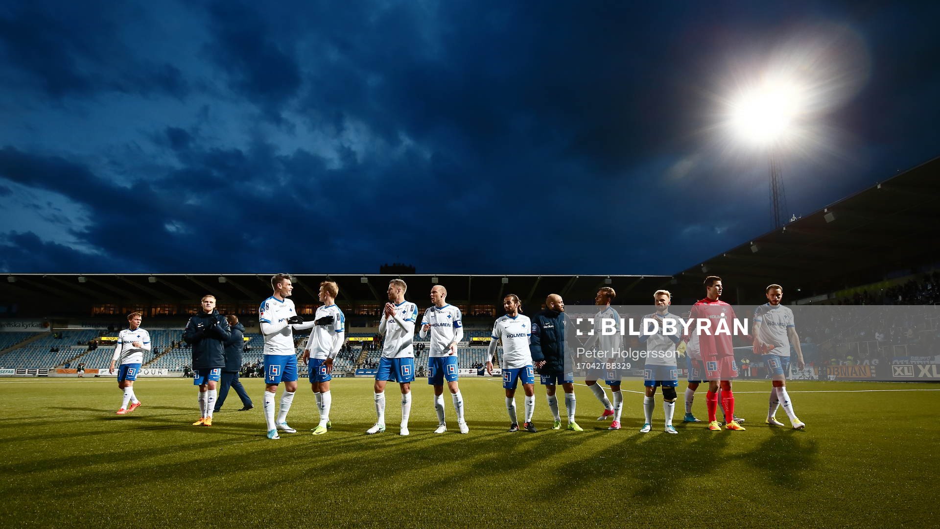Norrköpings spelare jublar under fotbollsmatchen i Allsvenskan mellan Norrköping och Jönköping den 27 april 2017 i Norrköping.