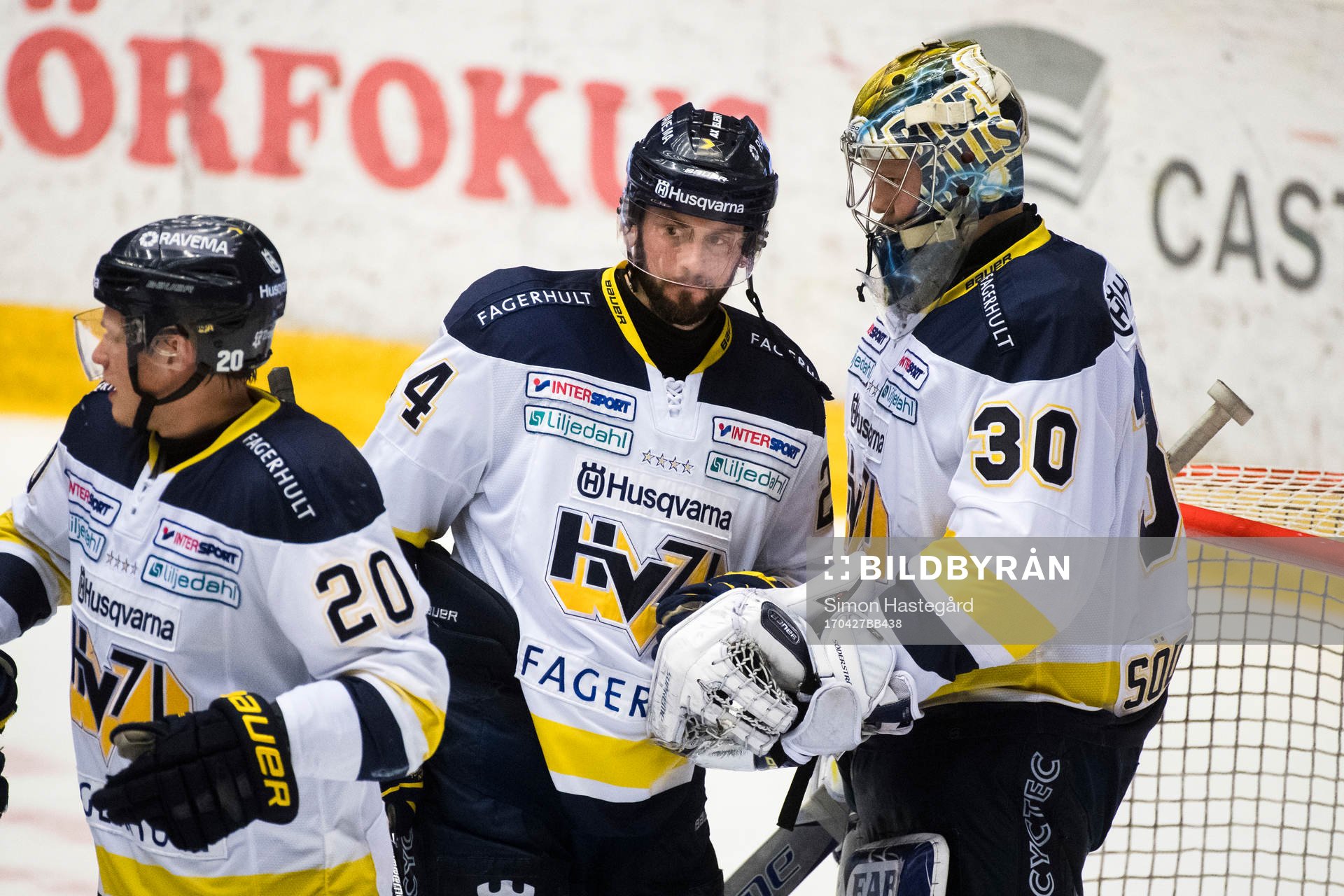 s Erik Christensen och målvakt Linus Söderström  jublar