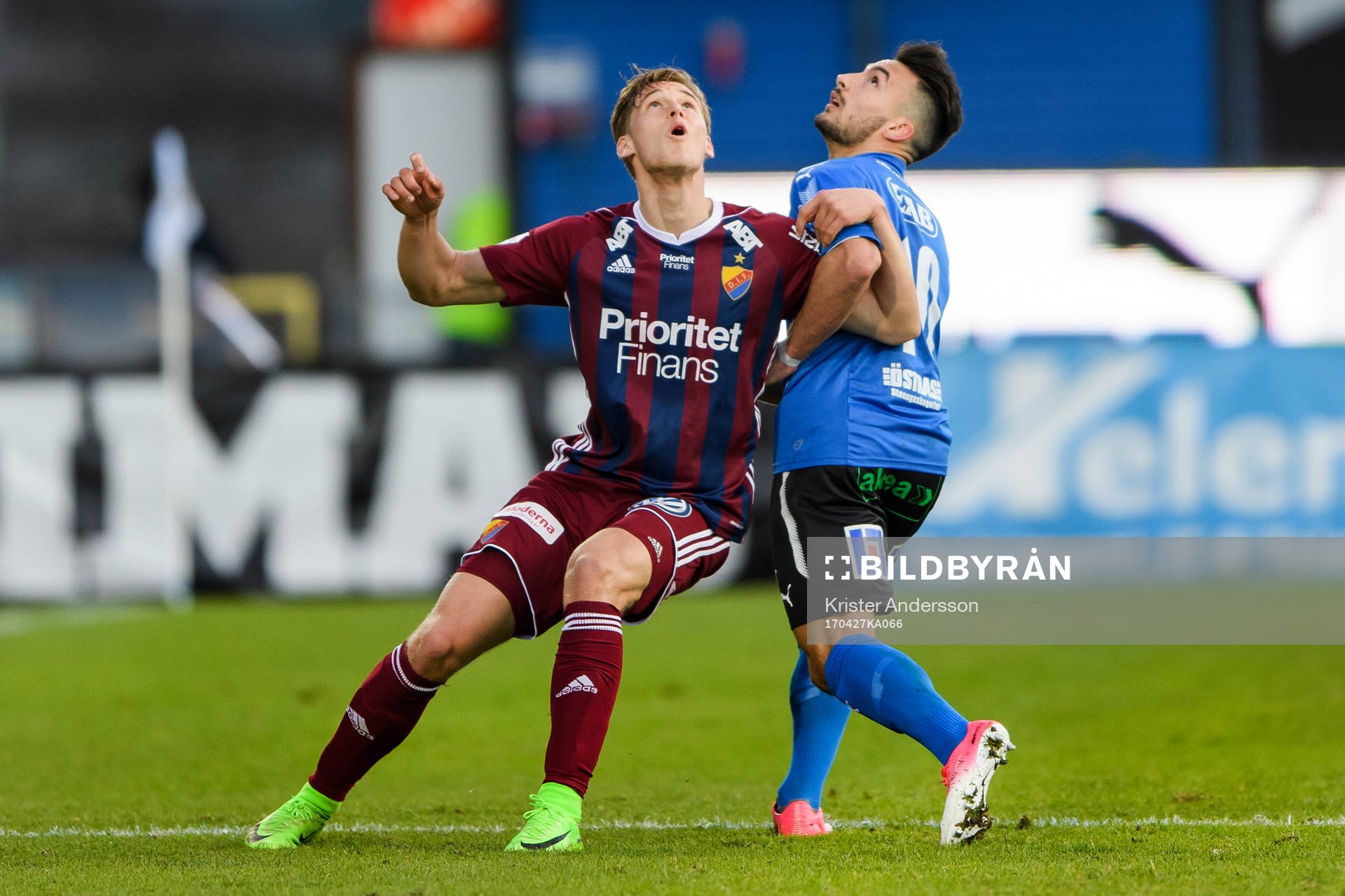 Djurgårdens Felix Beijmo och Halmstads Sead Haksabanovic