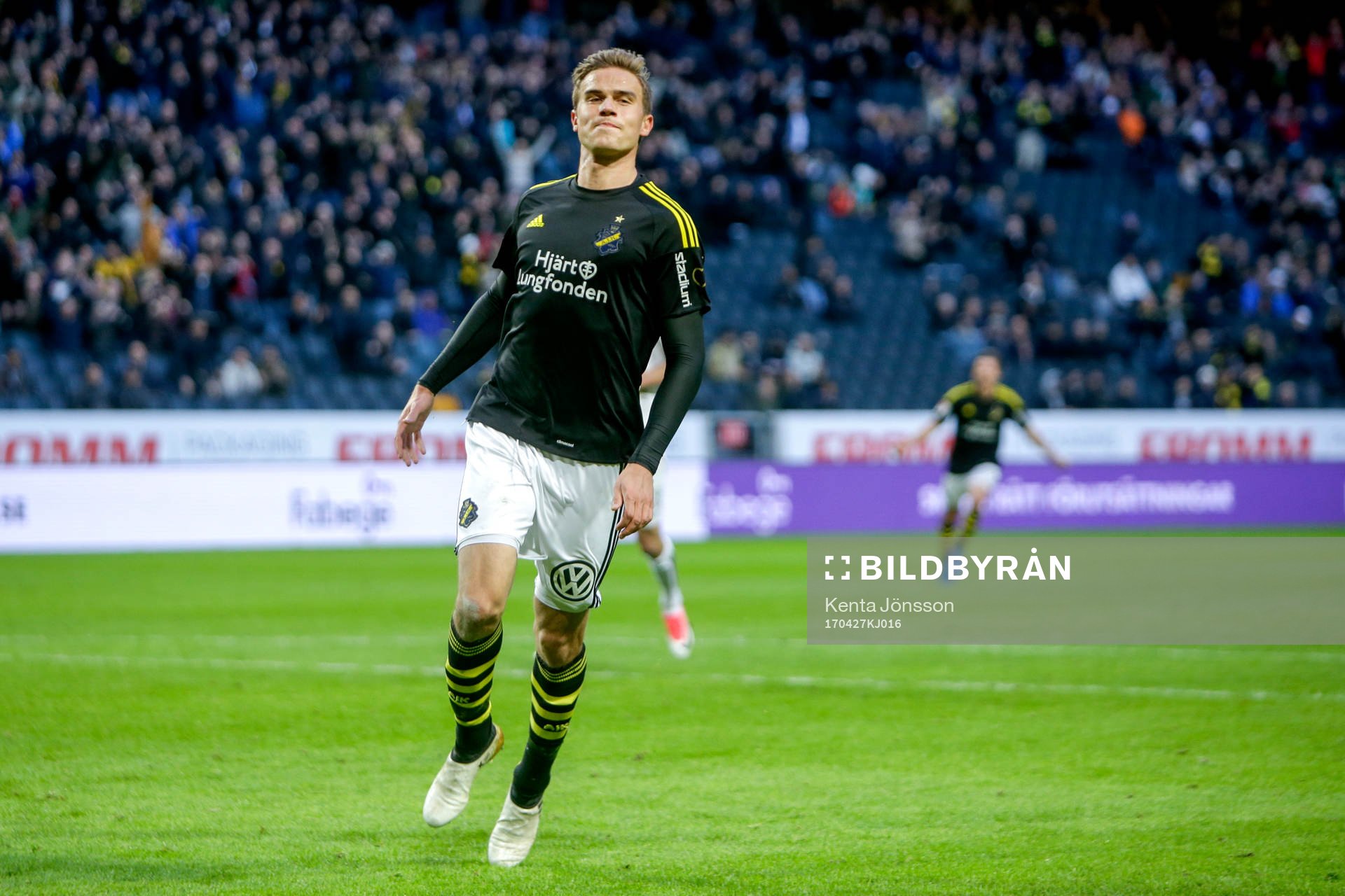 s Eero Markkanen jublar