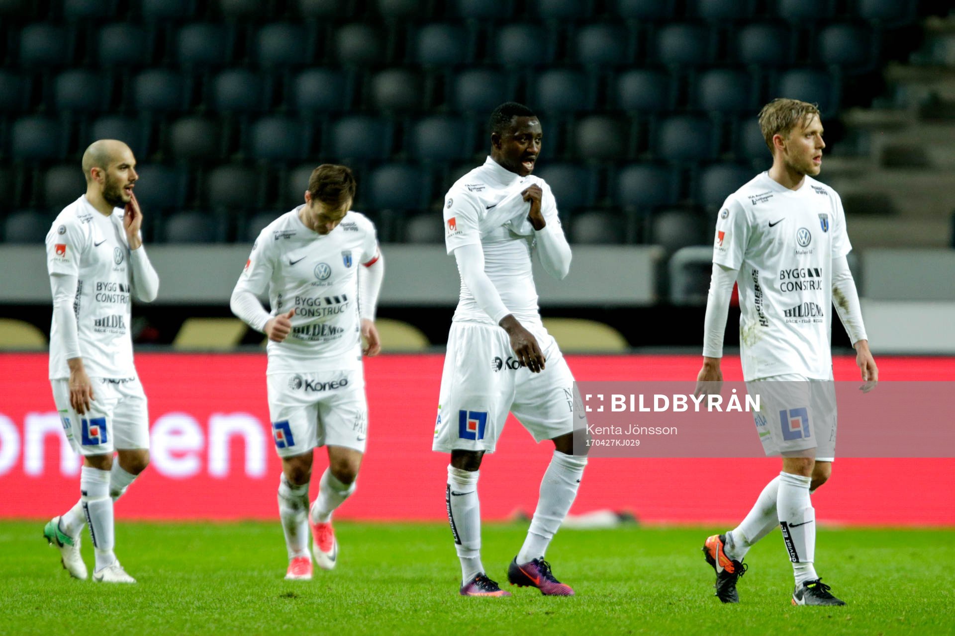 Sirius Christer Gustafsson och Moses Ogbu deppar