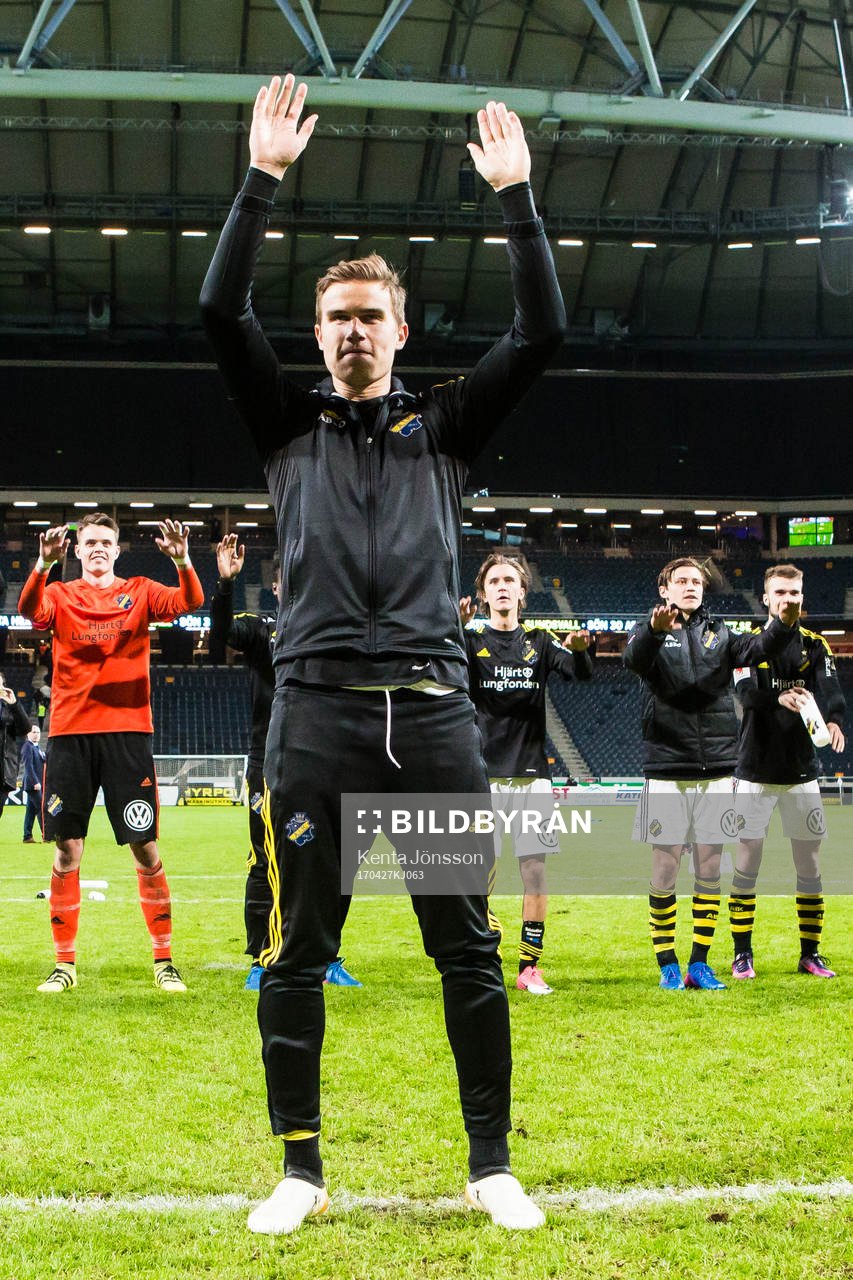 s Eero Markkanen jublar