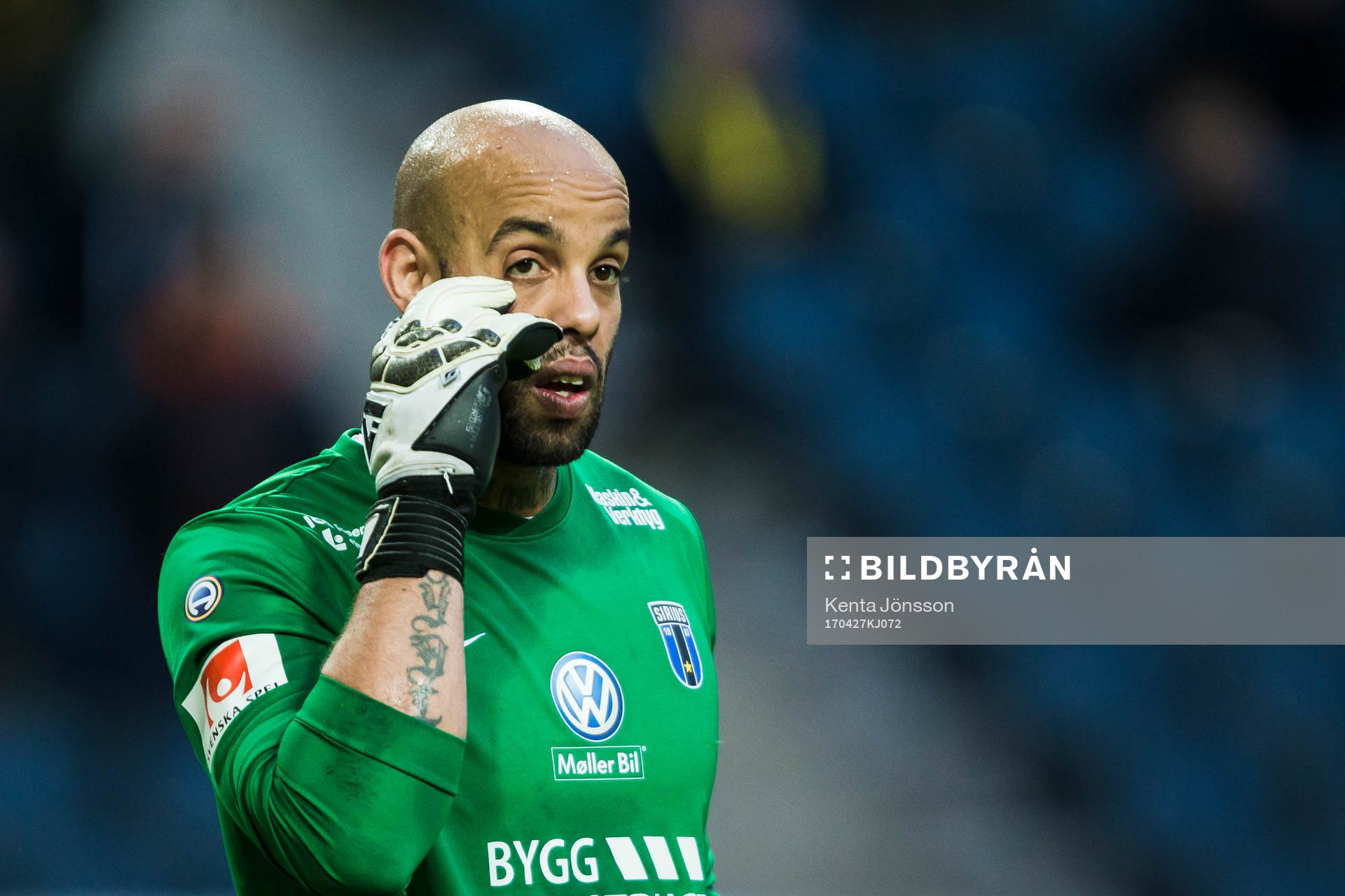 Sirius målvakt Joshua Wicks deppar