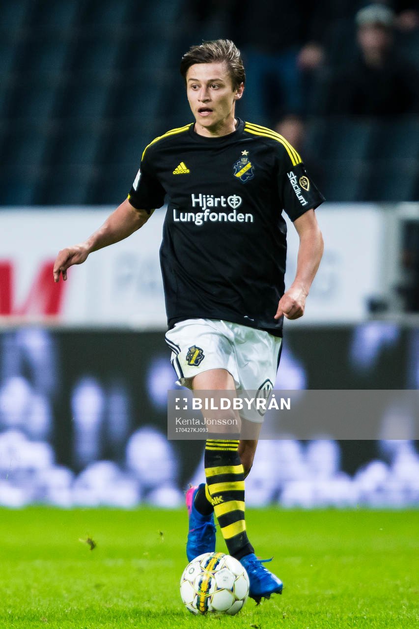 s Simon Thern i aktion