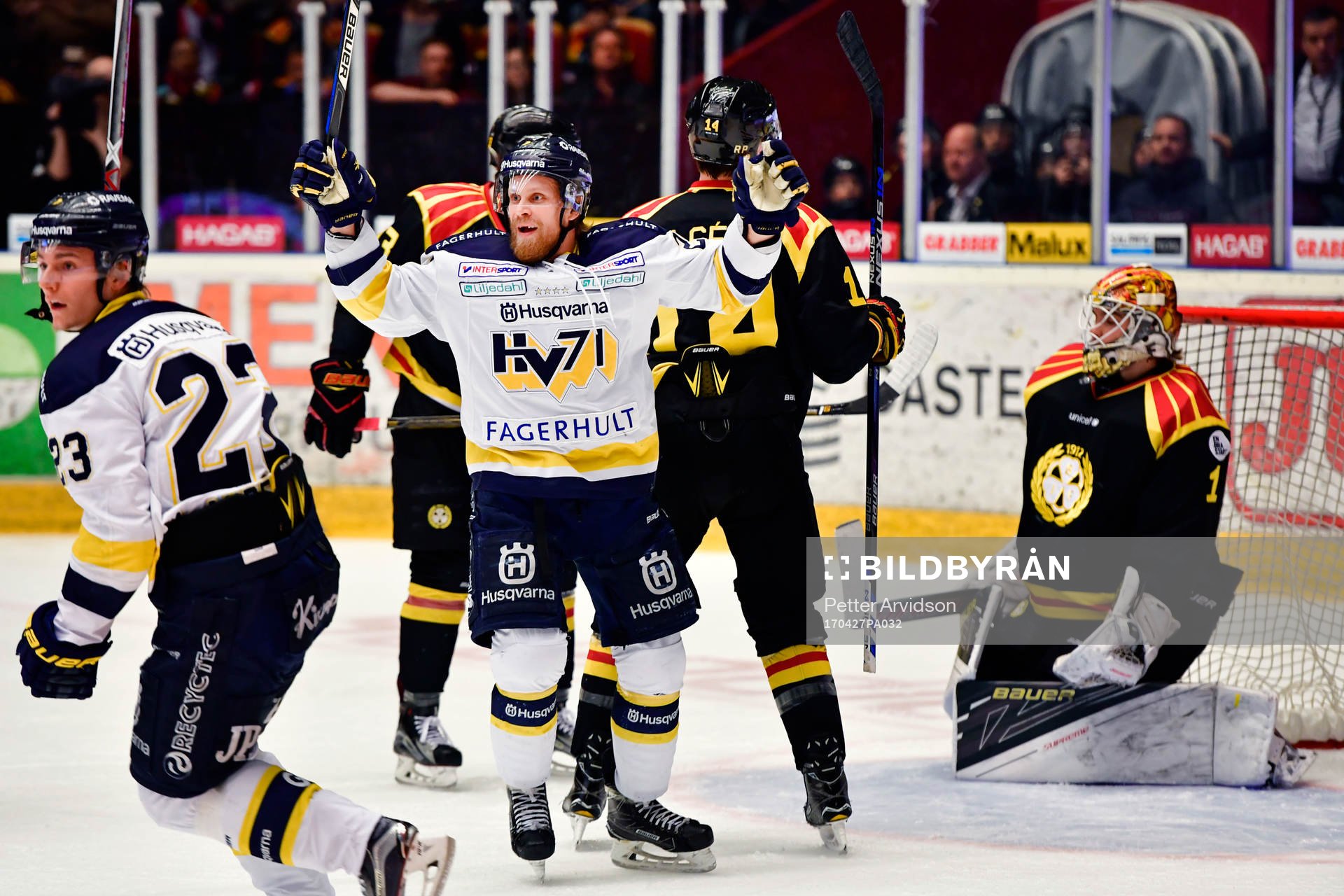 s Mattias Tedenby och Lias Andersson jublar