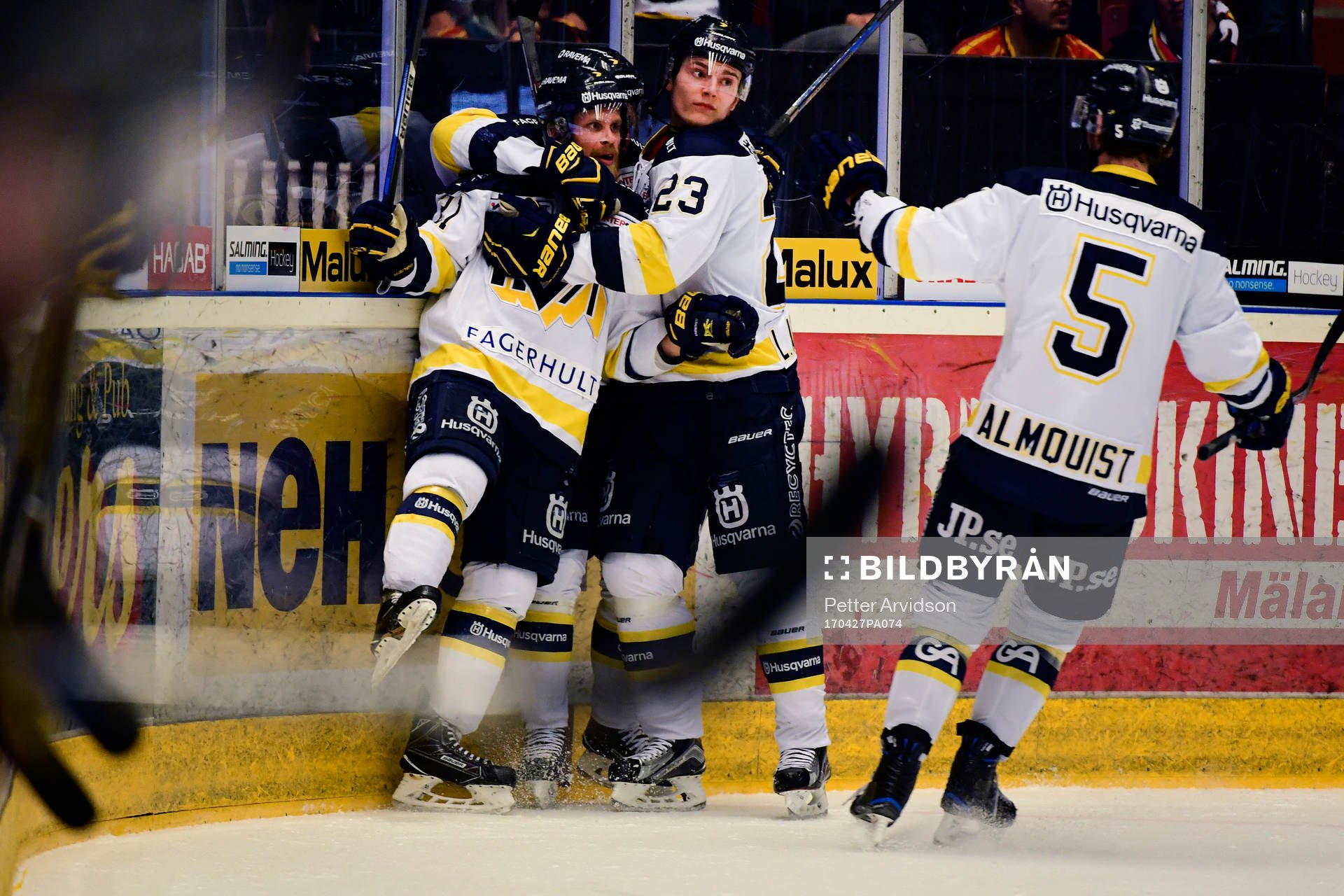 s Mattias Tedenby, Lias Andersson och Adam Almquist jublar