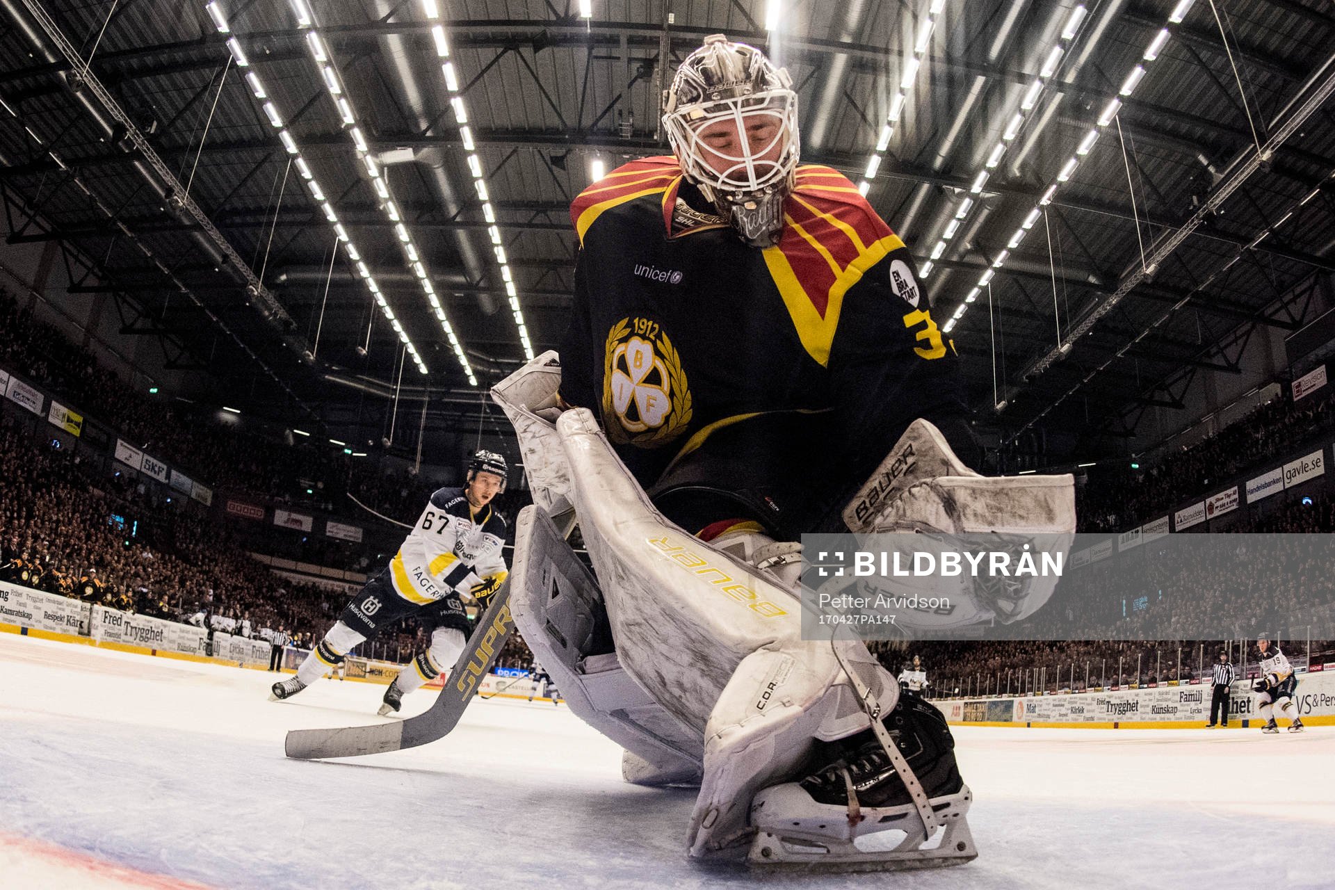Brynäs målvakt David Rautio deppar