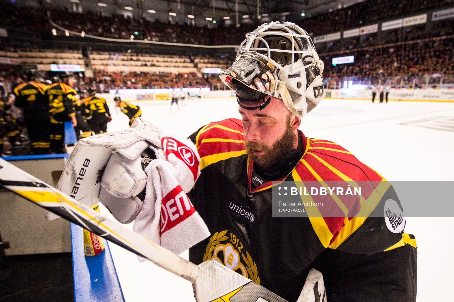 Brynäs målvakt David Rautio deppar