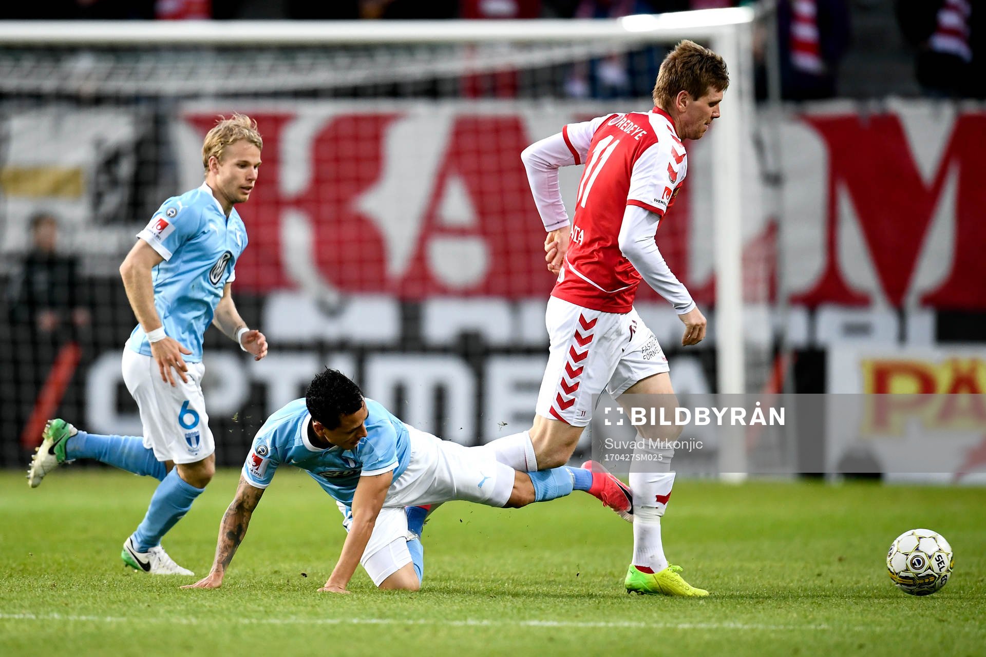 Kalmars David Elm och Malmö FFs Oscar Lewicki och Yoshimar