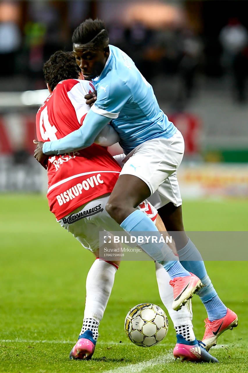 Malmö FFs Pa Konate och Kalmars Marko Biskupovic