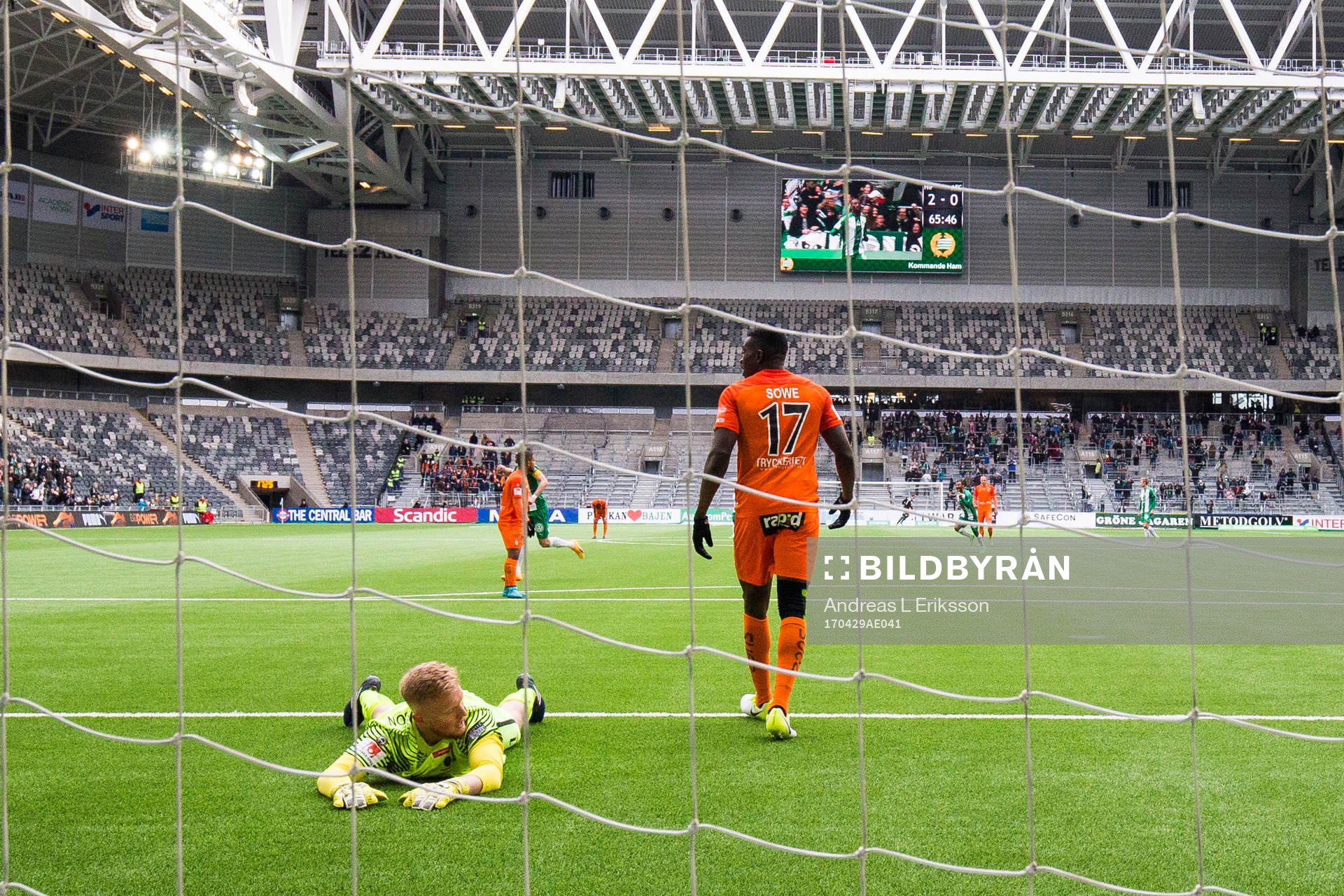 AFC Eskilstunas målvakt Tim Erlandsson och Bun-Dawda Sowe