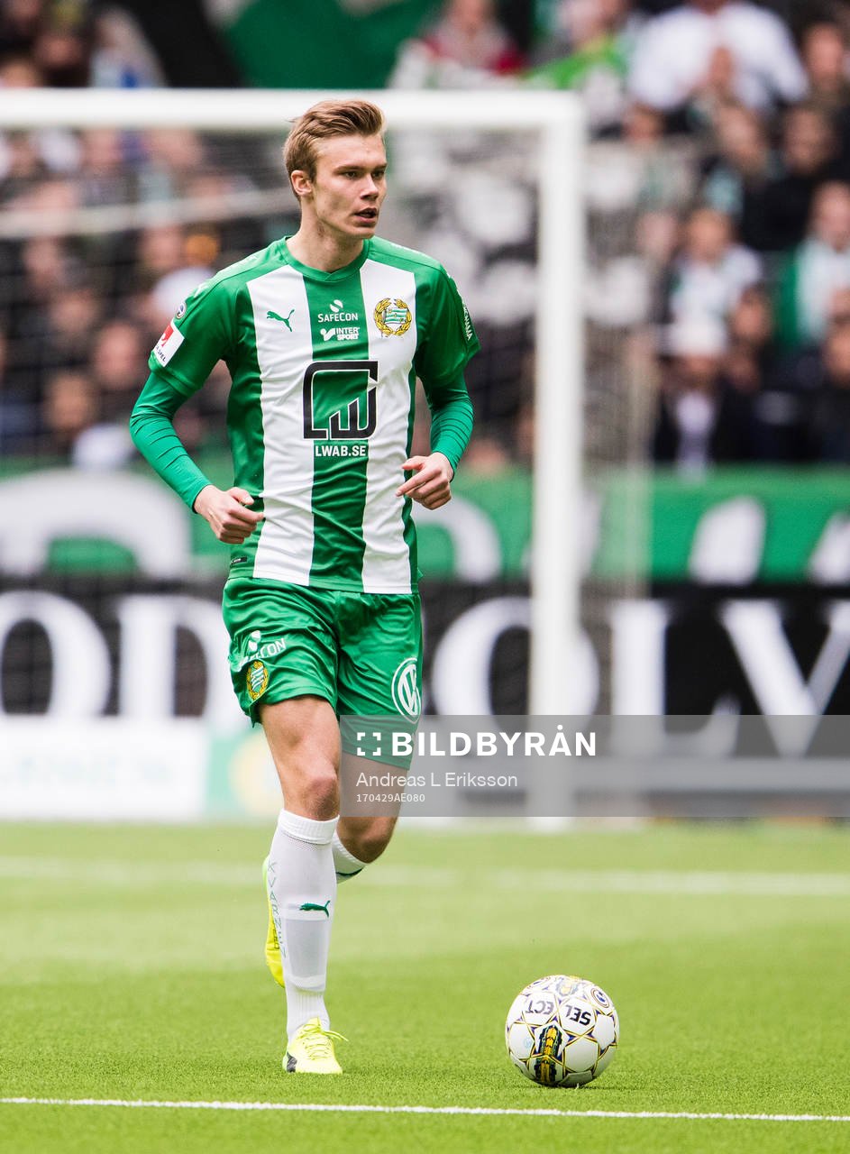 Hammarbys Marcus Degerlund med bollen