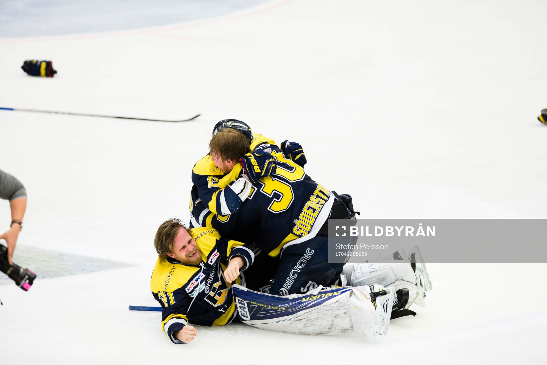 s Mattias Tedenby, Kristofer Berglund och målvakt Linus