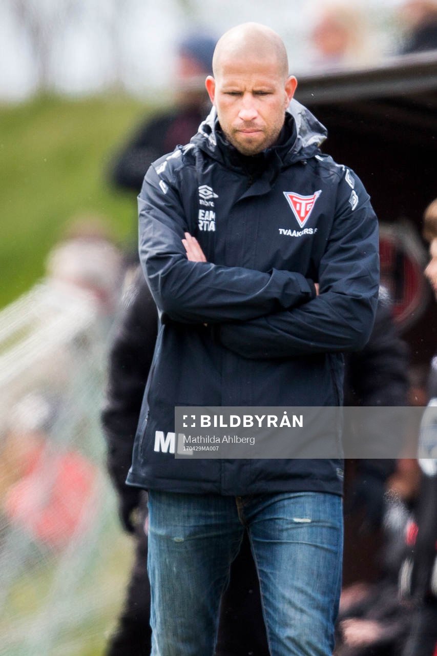 Tvåkers tranare Mattias Lindström deppar
