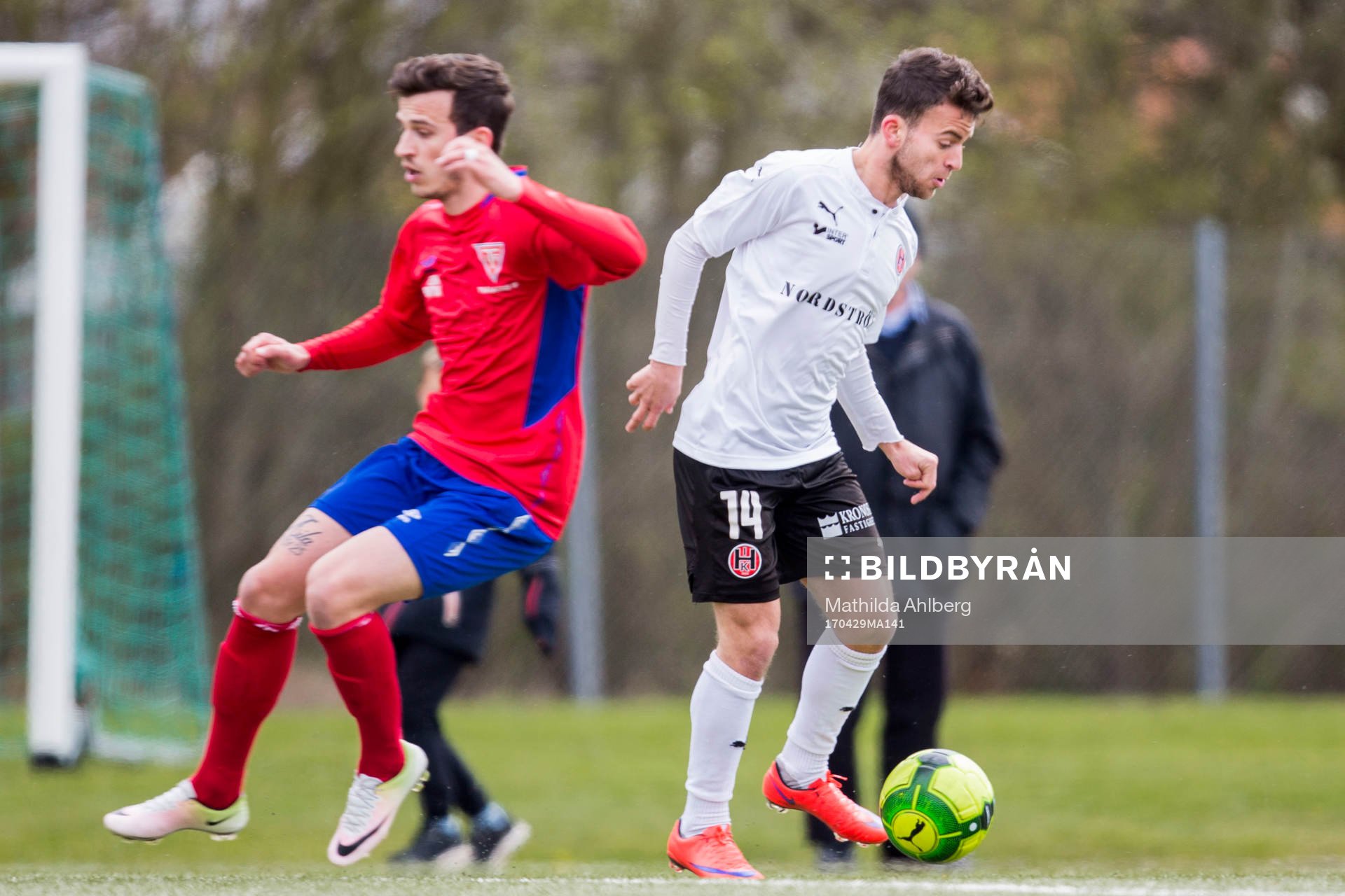 Hittarps Omar Hamid med bollen