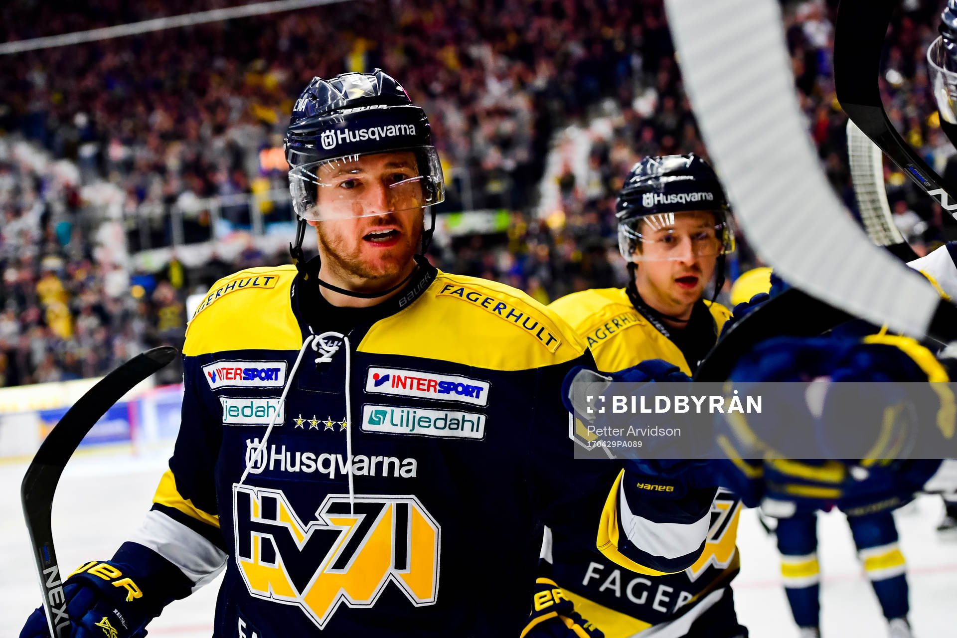 s Dylan Reese jublar