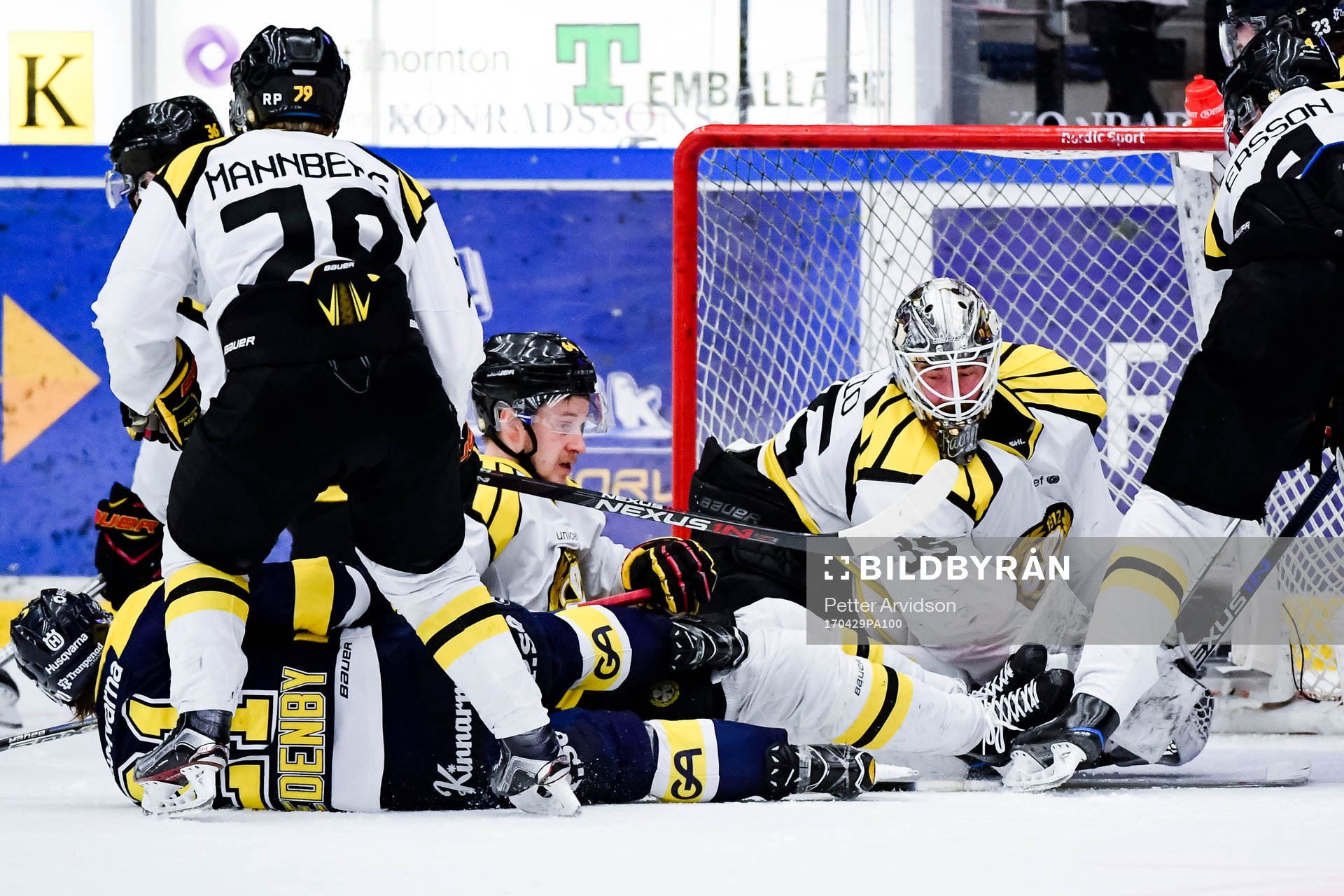 Brynäs målvakt David Rautio och Jonathan Pudas