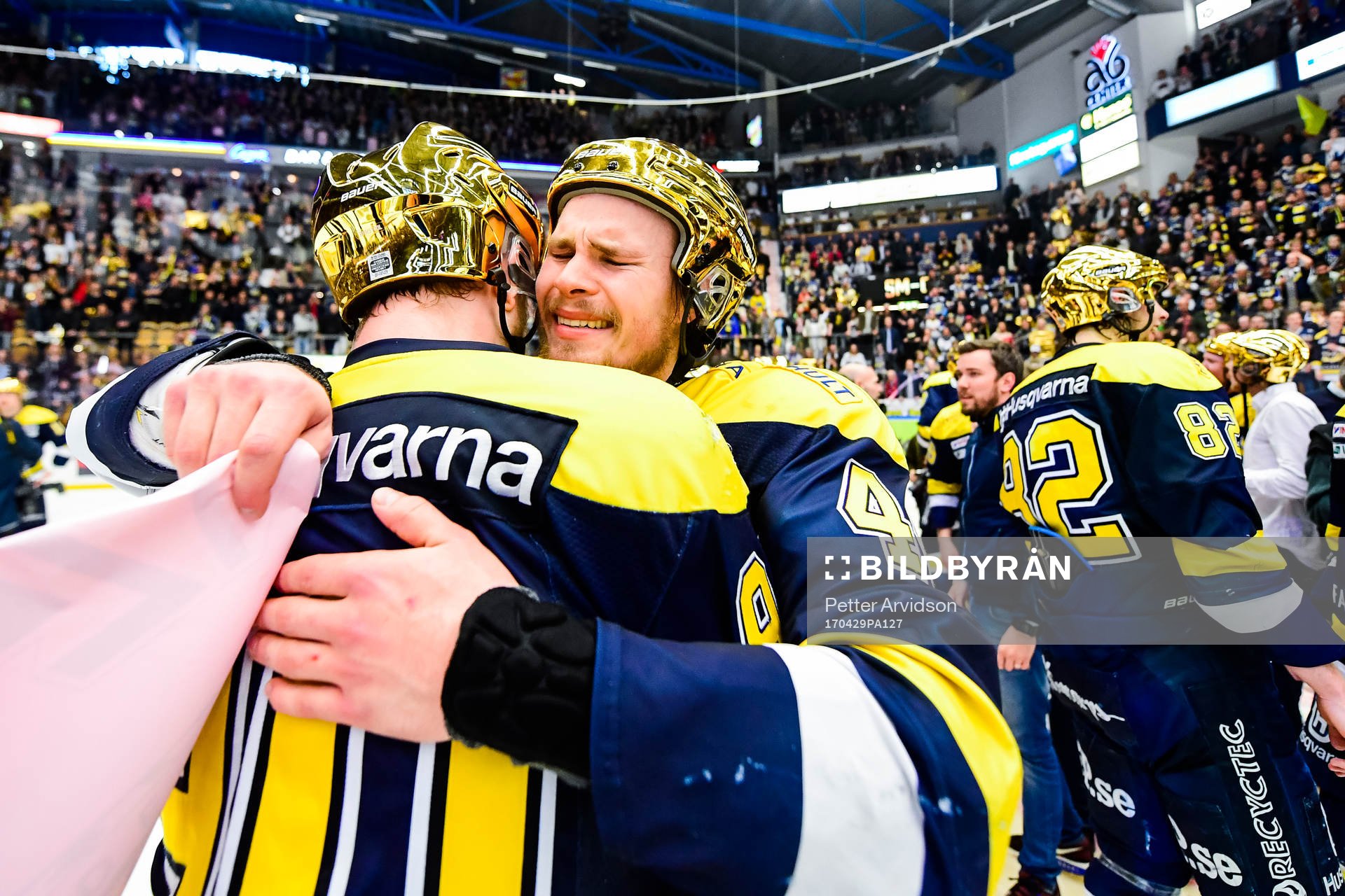s Mikko Lehtonen och jublar