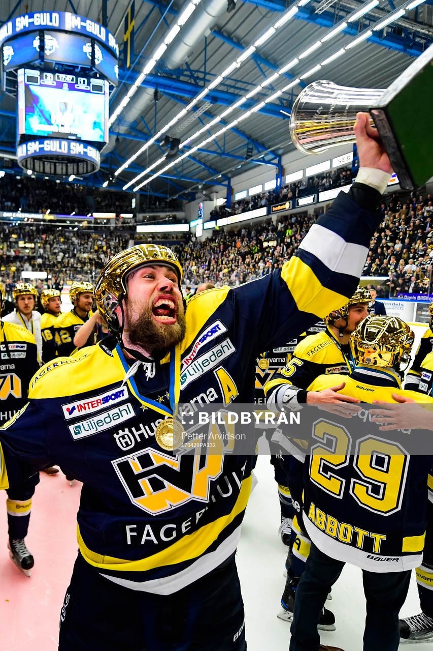 s Christoffer Persson  jublar