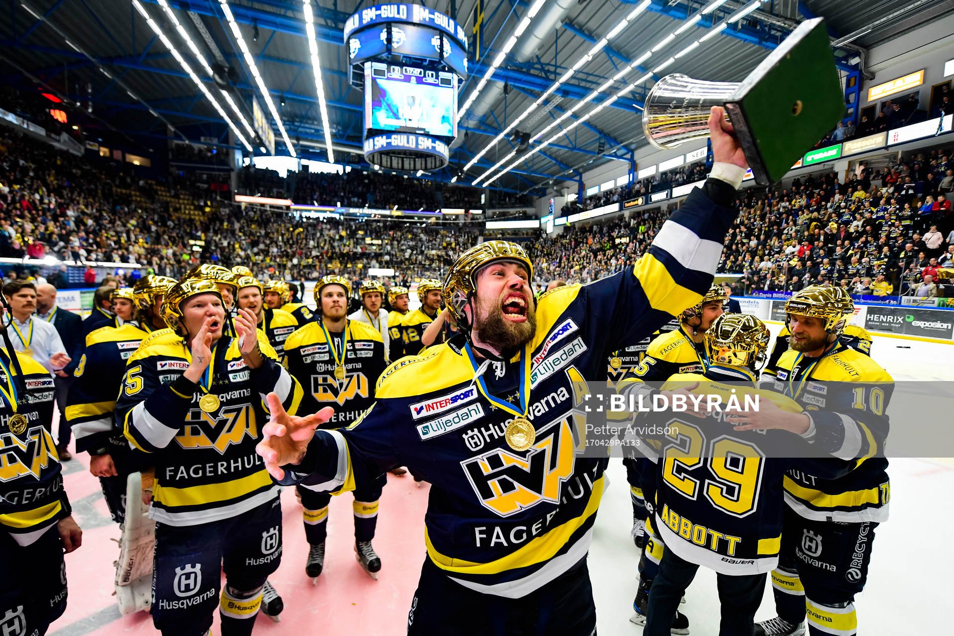 s Christoffer Persson  jublar