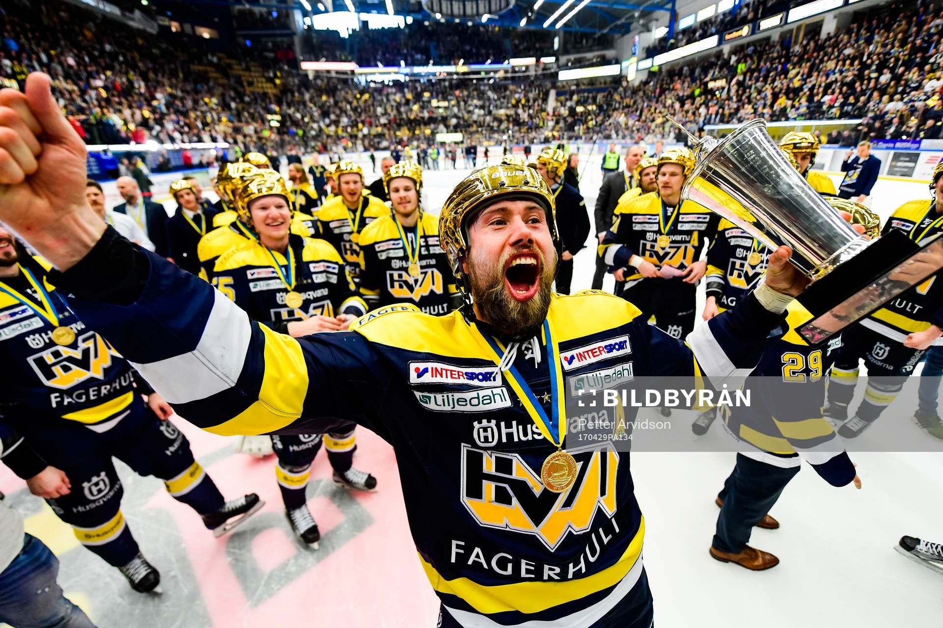 s Christoffer Persson  jublar