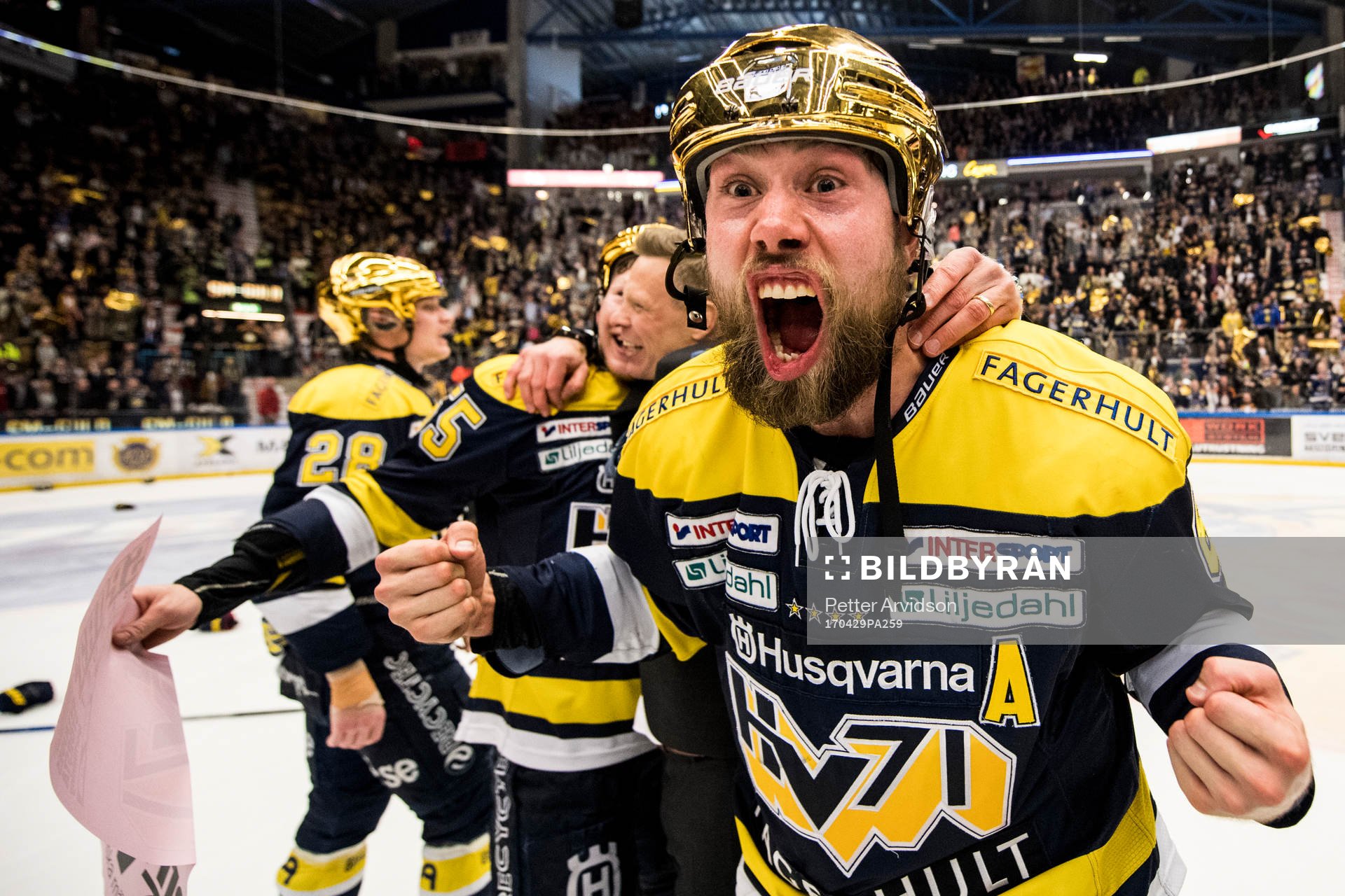 s Christoffer Persson jublar