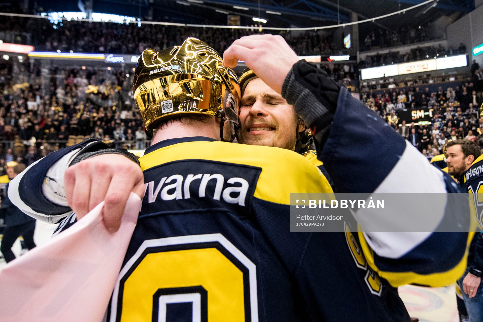 s Mikko Lehtonen jublar