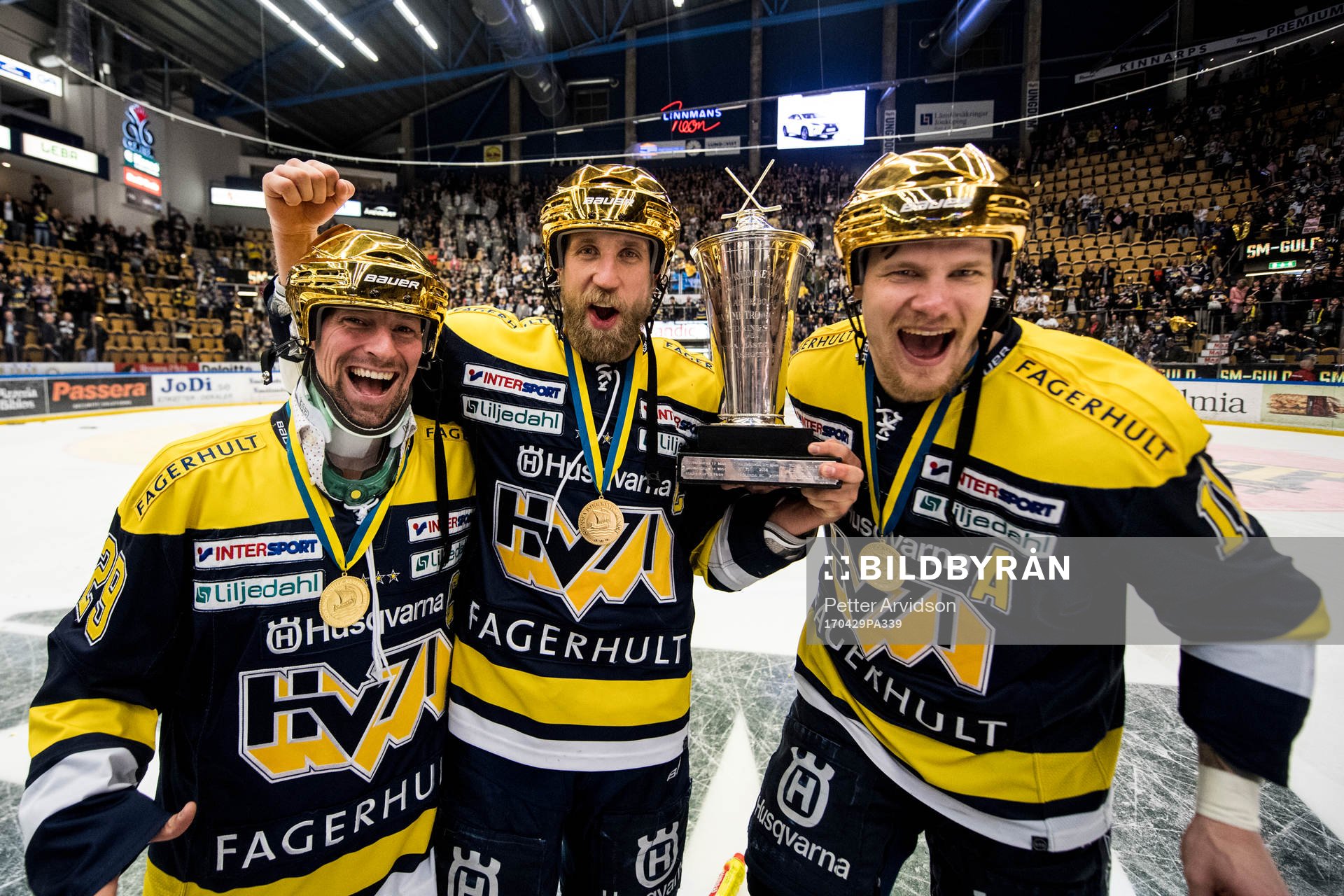 s Chris Abbott, Martin Thörnberg och Simon Önerud jublar