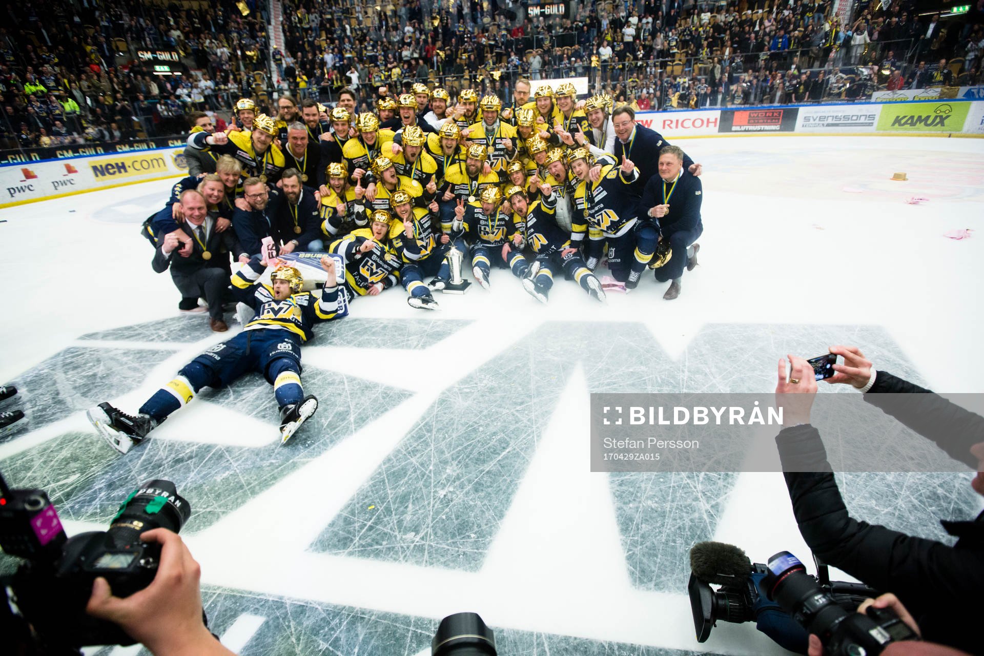s spelare ställer upp för en lagbild