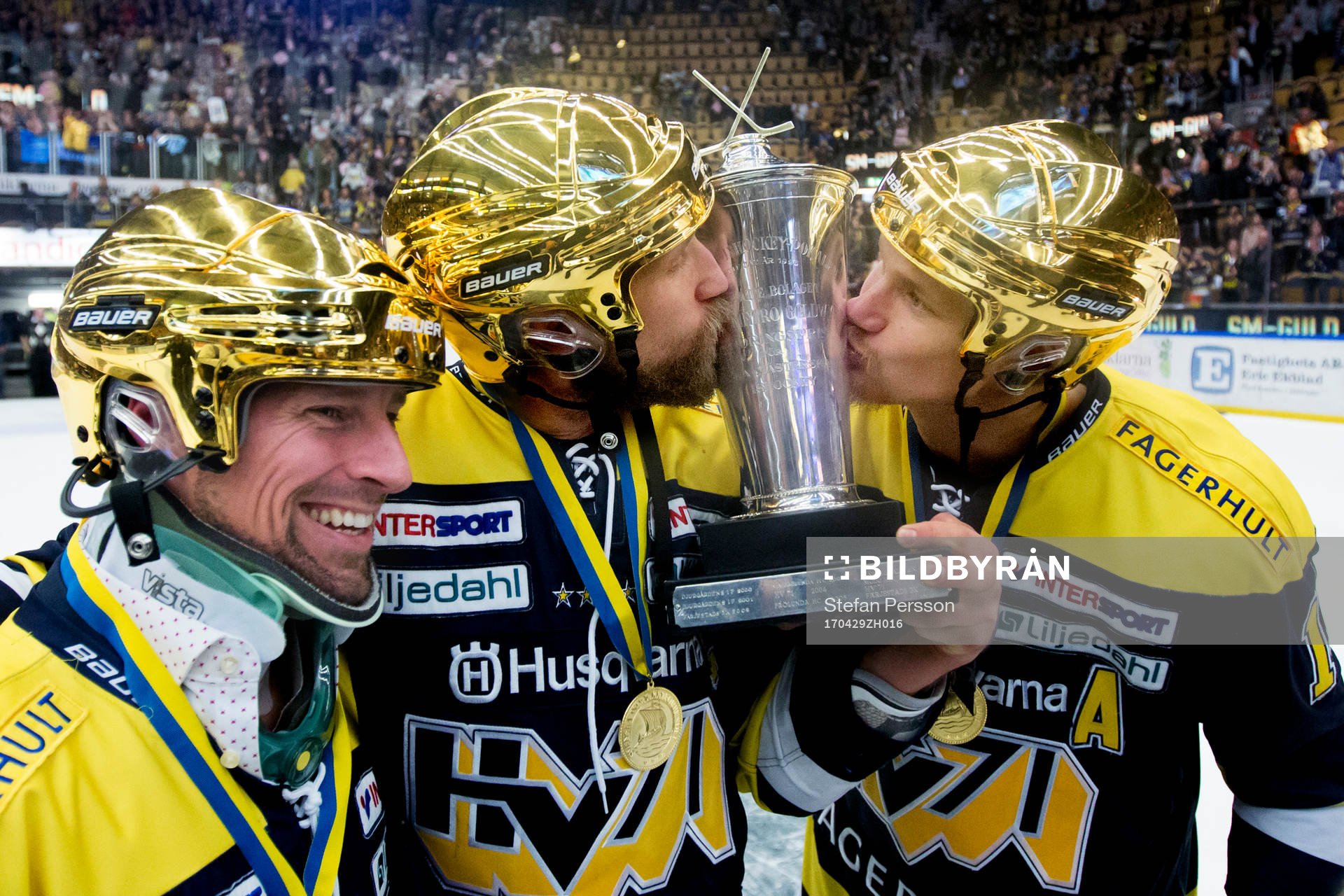 s Chris Abbott , Martin Thörnberg och Simon Önerud jublar