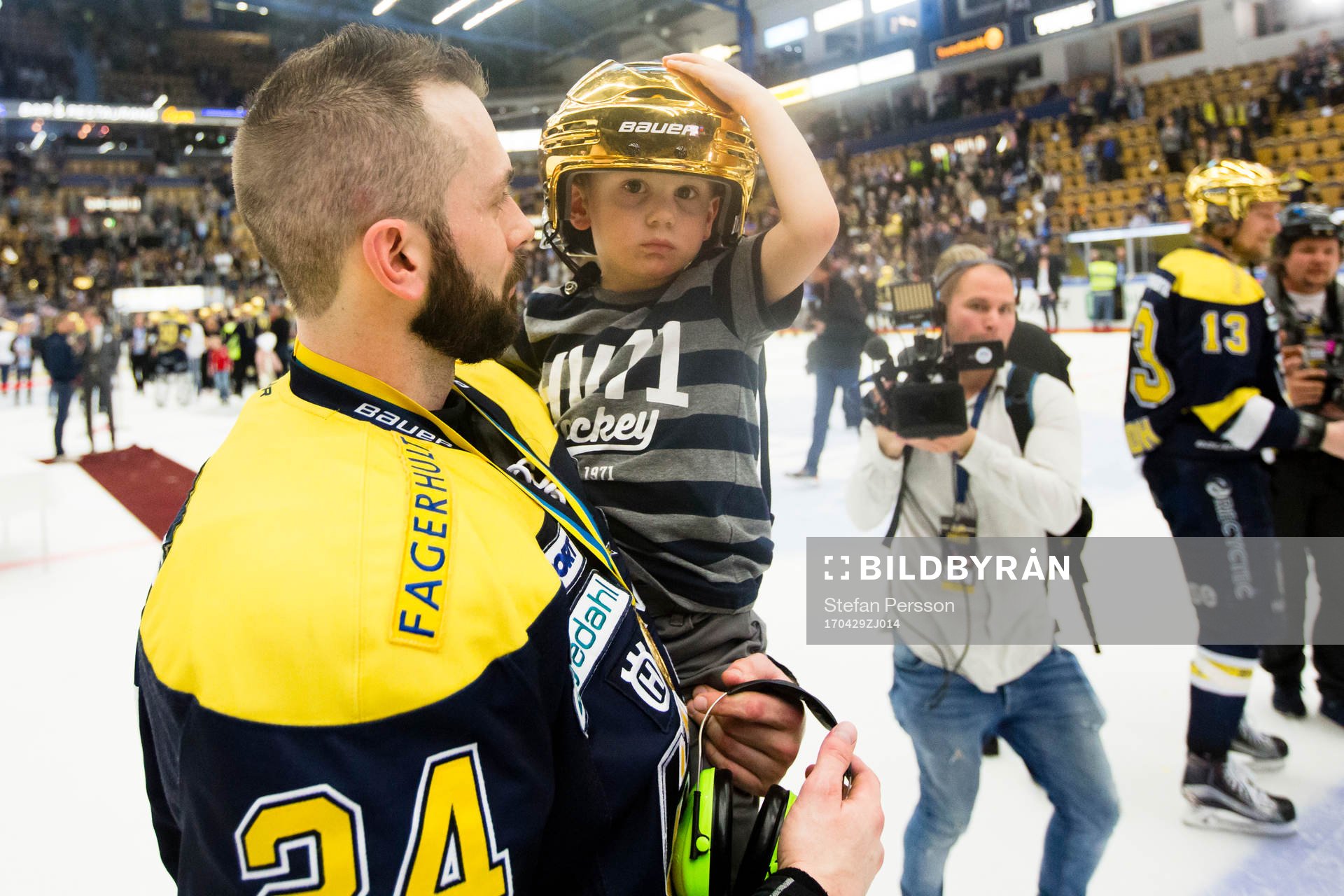 s Erik Christensen med sin son