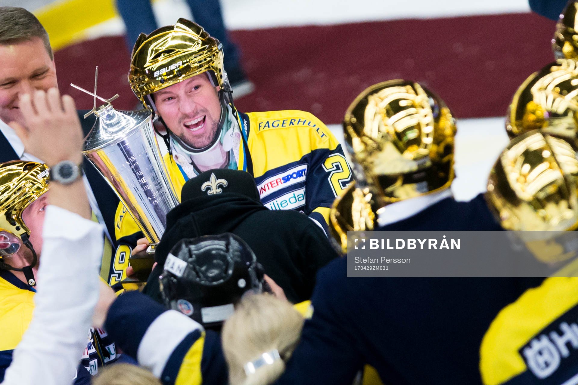 s Chris Abbott med bucklan